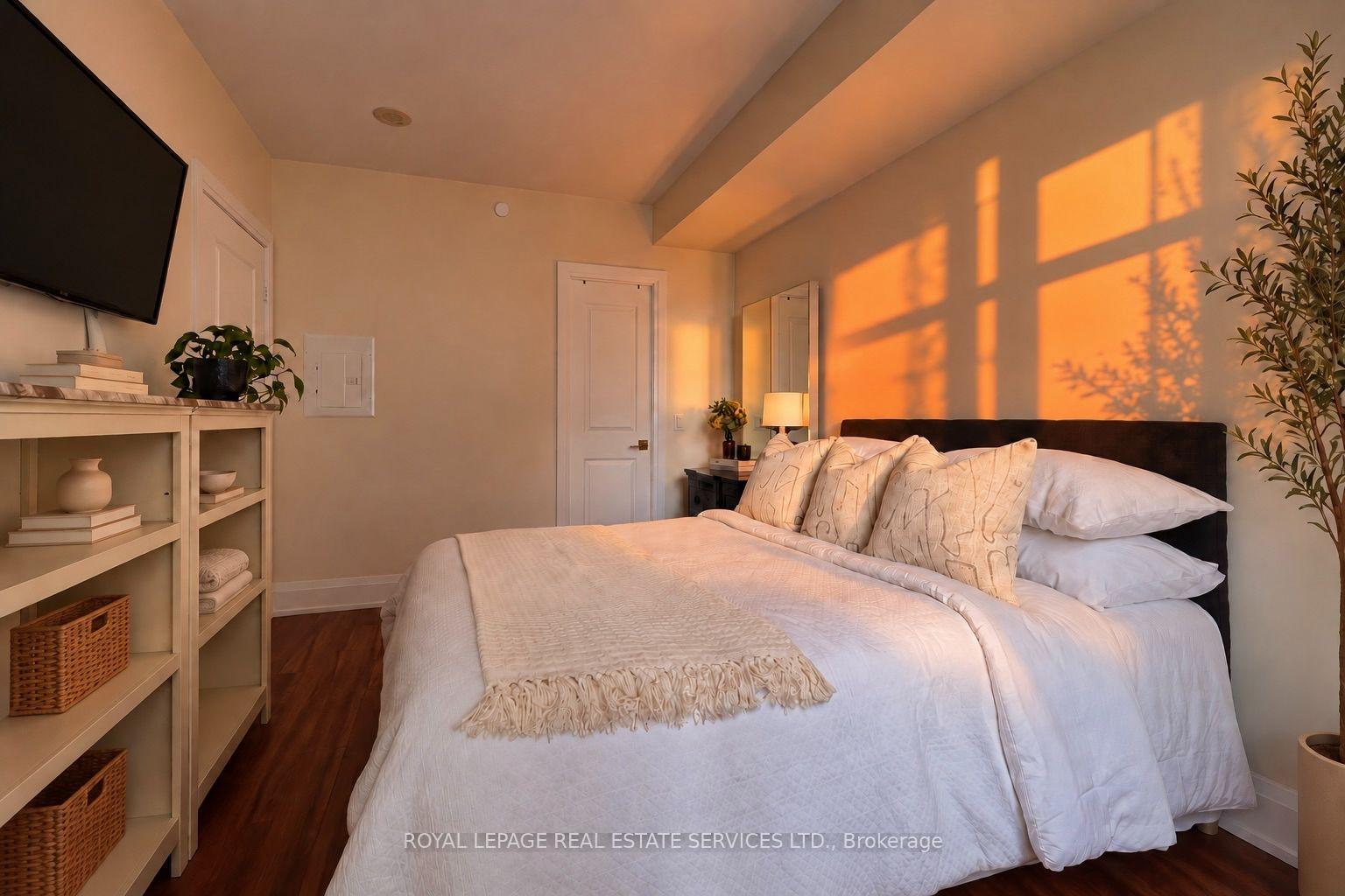 Photo 23 of Unit 901, 1 Old Mill Drive, Toronto, High Park-Swansea — HOMEH