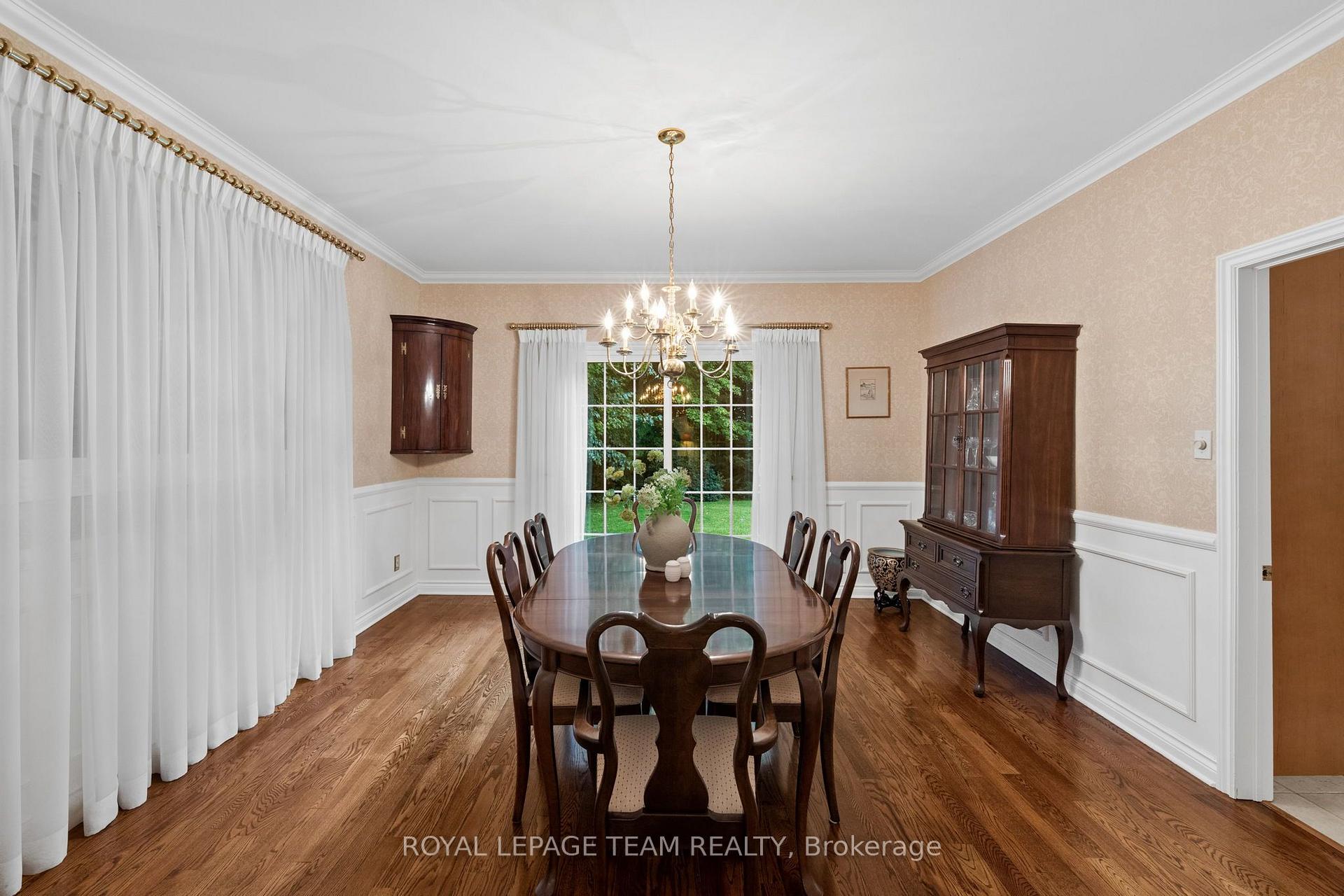 Photo 9 of 1264 Potter Drive, Ottawa, Manotick Village & Manotick Estates — HOMEH