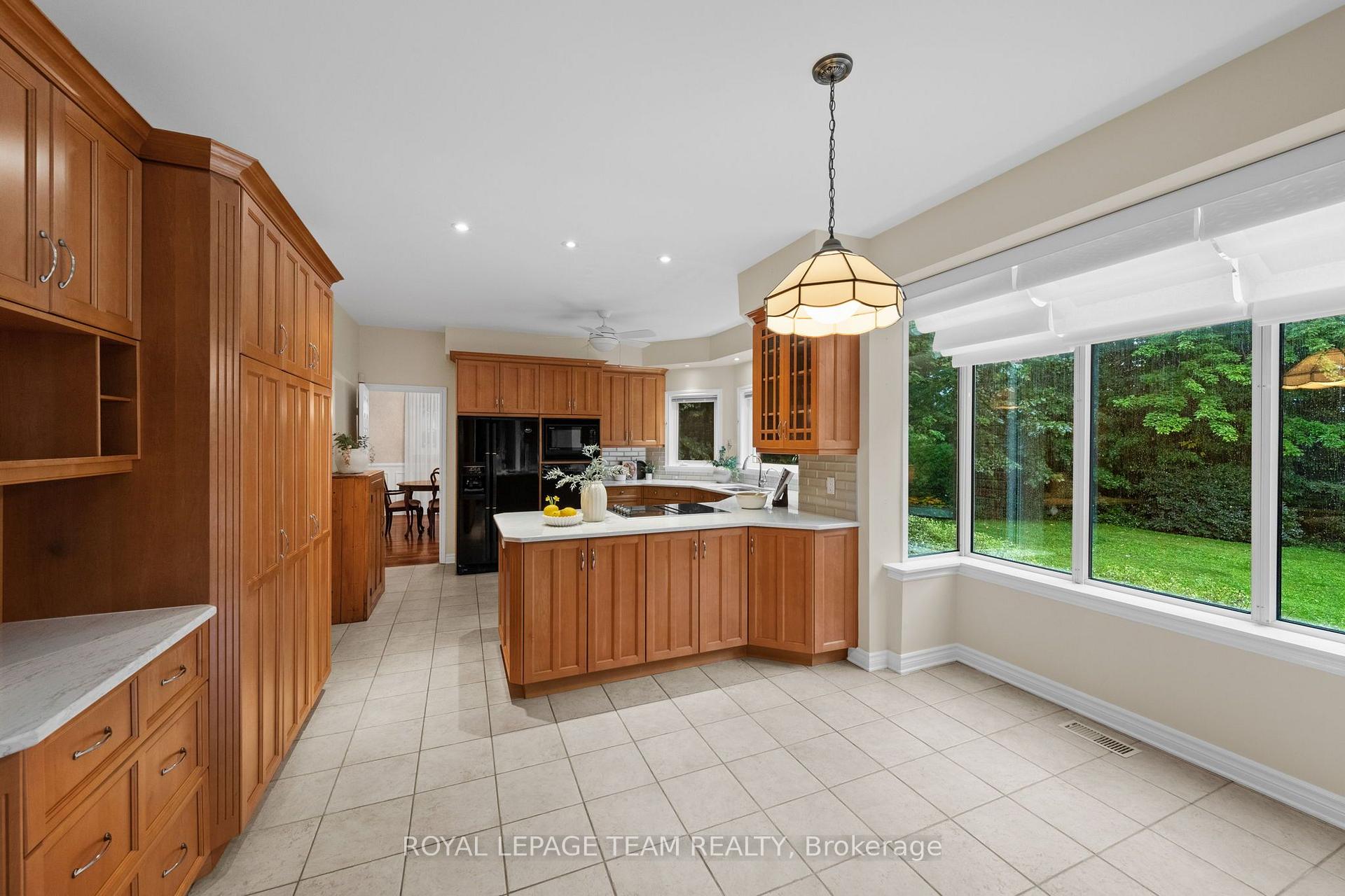 Photo 14 of 1264 Potter Drive, Ottawa, Manotick Village & Manotick Estates — HOMEH