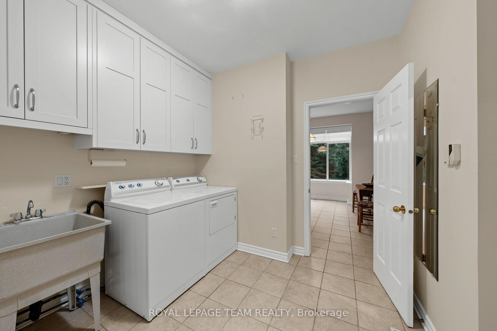 Photo 20 of 1264 Potter Drive, Ottawa, Manotick Village & Manotick Estates — HOMEH