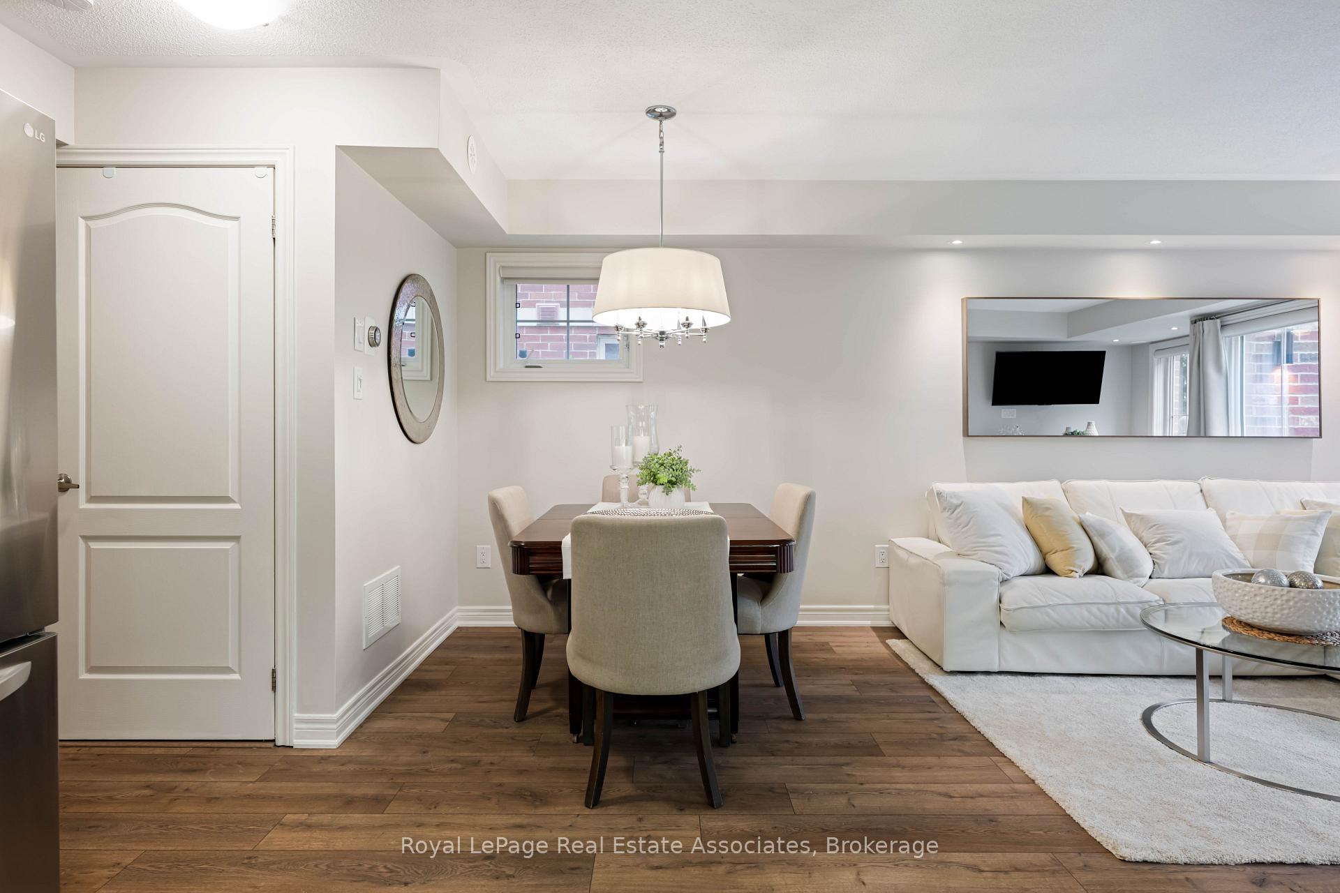 Photo 20 of Unit 16, 2563 Sixth Line, Oakville, River Oaks — HOMEH