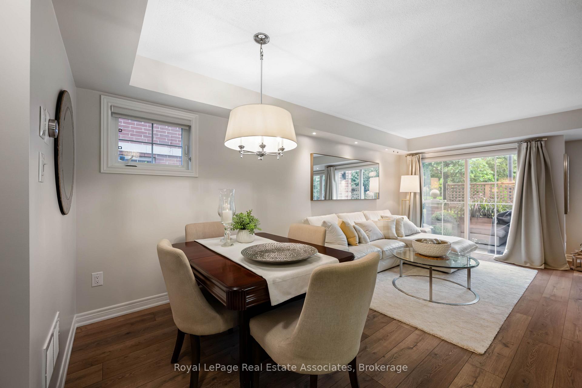 Photo 21 of Unit 16, 2563 Sixth Line, Oakville, River Oaks — HOMEH