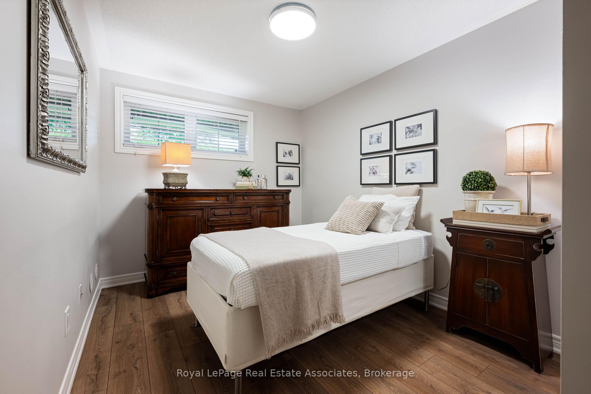 Photo 34 of Unit 16, 2563 Sixth Line, Oakville, River Oaks — HOMEH