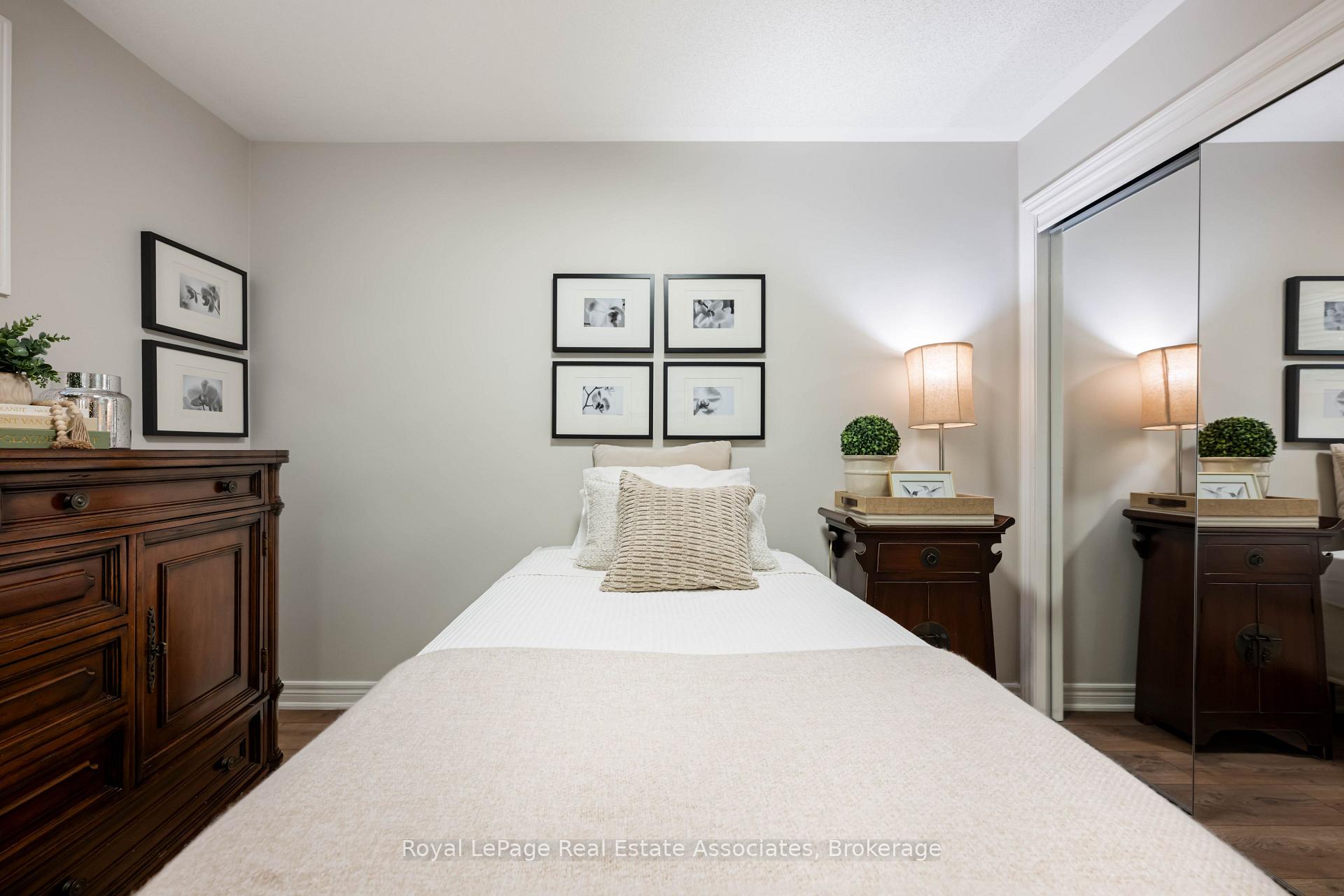 Photo 35 of Unit 16, 2563 Sixth Line, Oakville, River Oaks — HOMEH