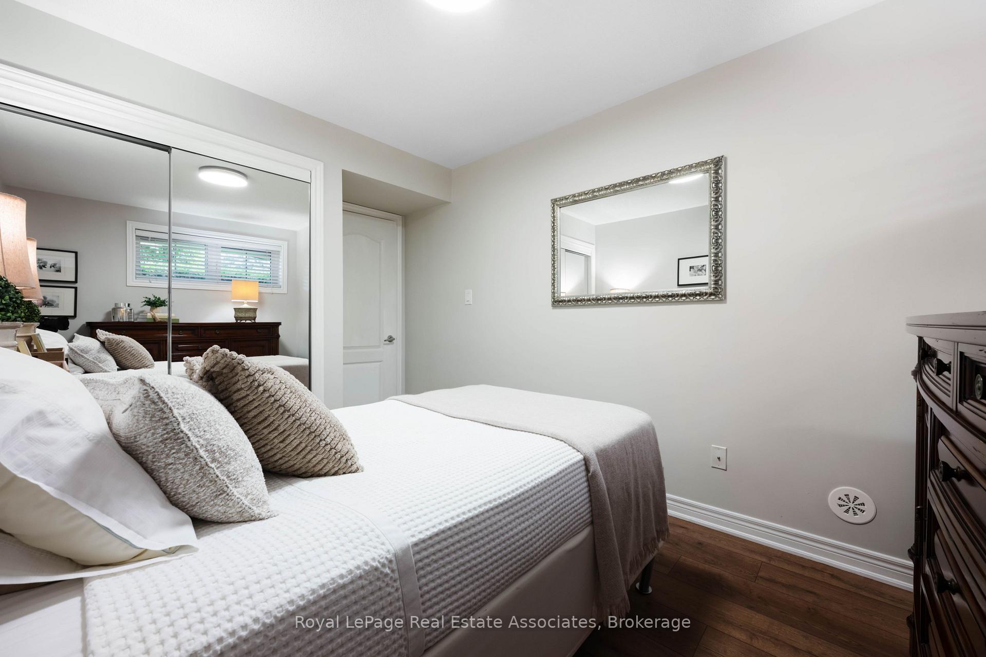 Photo 36 of Unit 16, 2563 Sixth Line, Oakville, River Oaks — HOMEH