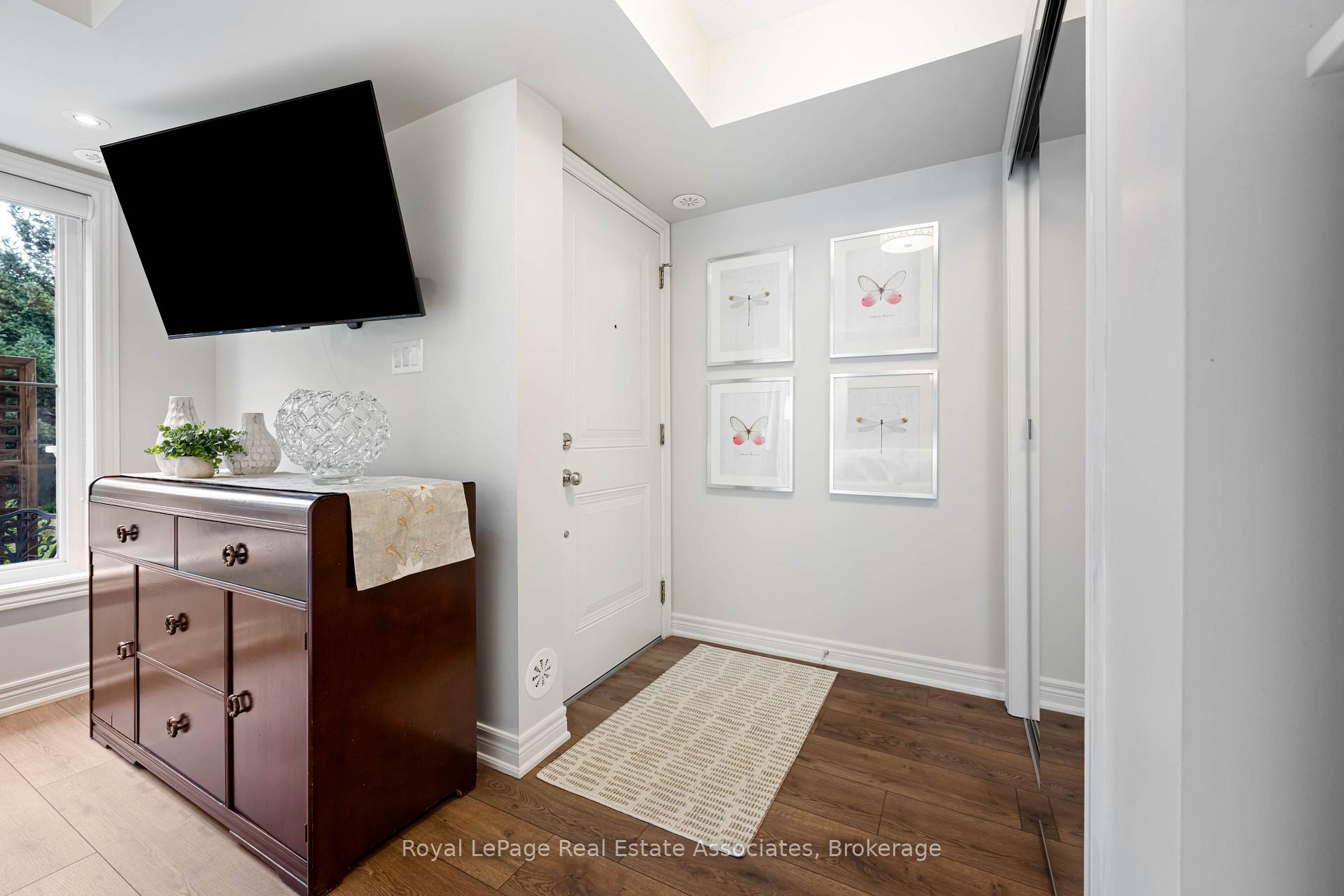 Photo 14 of Unit 16, 2563 Sixth Line, Oakville, River Oaks — HOMEH
