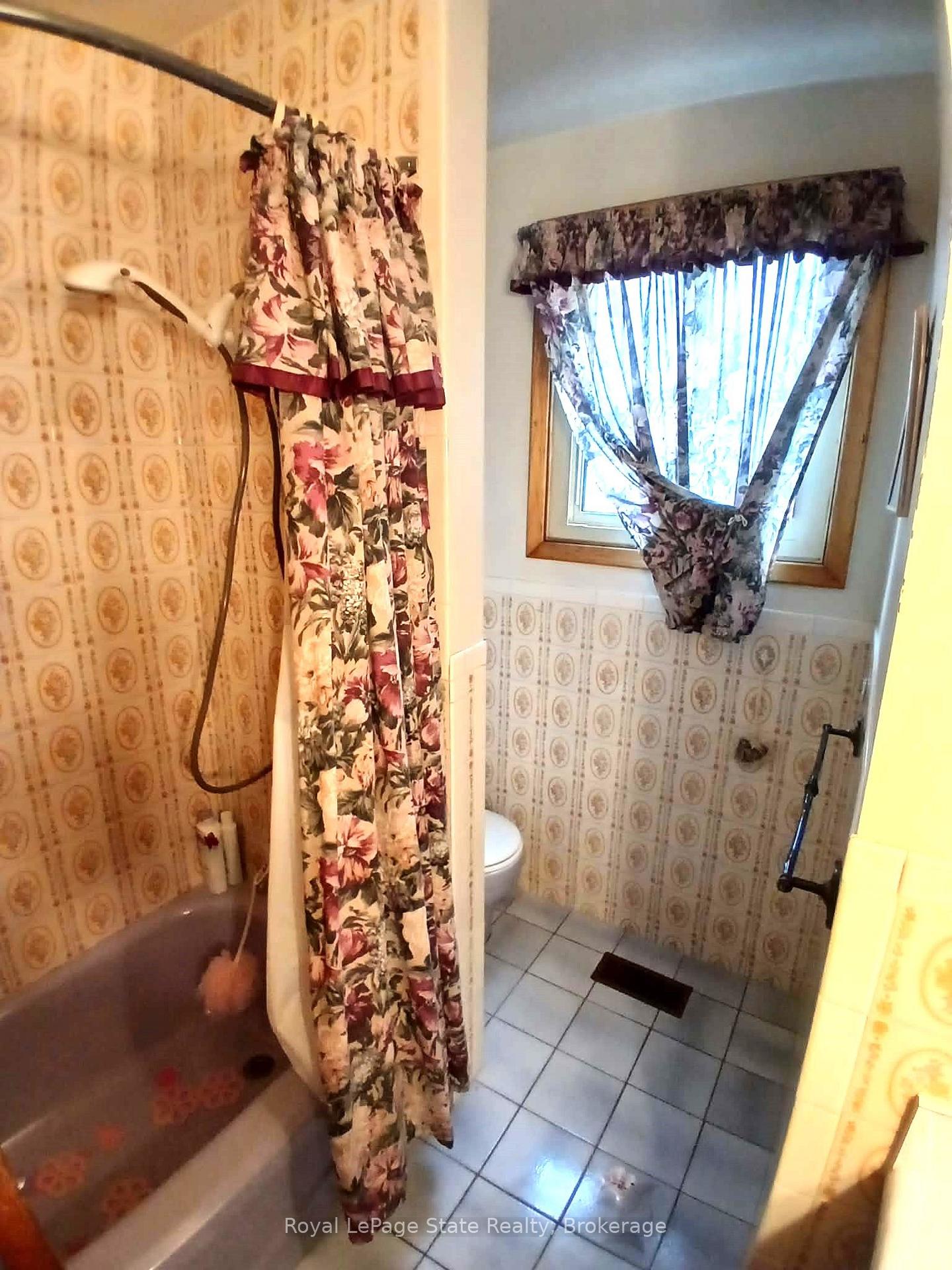 Photo 26 of 118 Craigroyston Road, Hamilton, Glenview — HOMEH