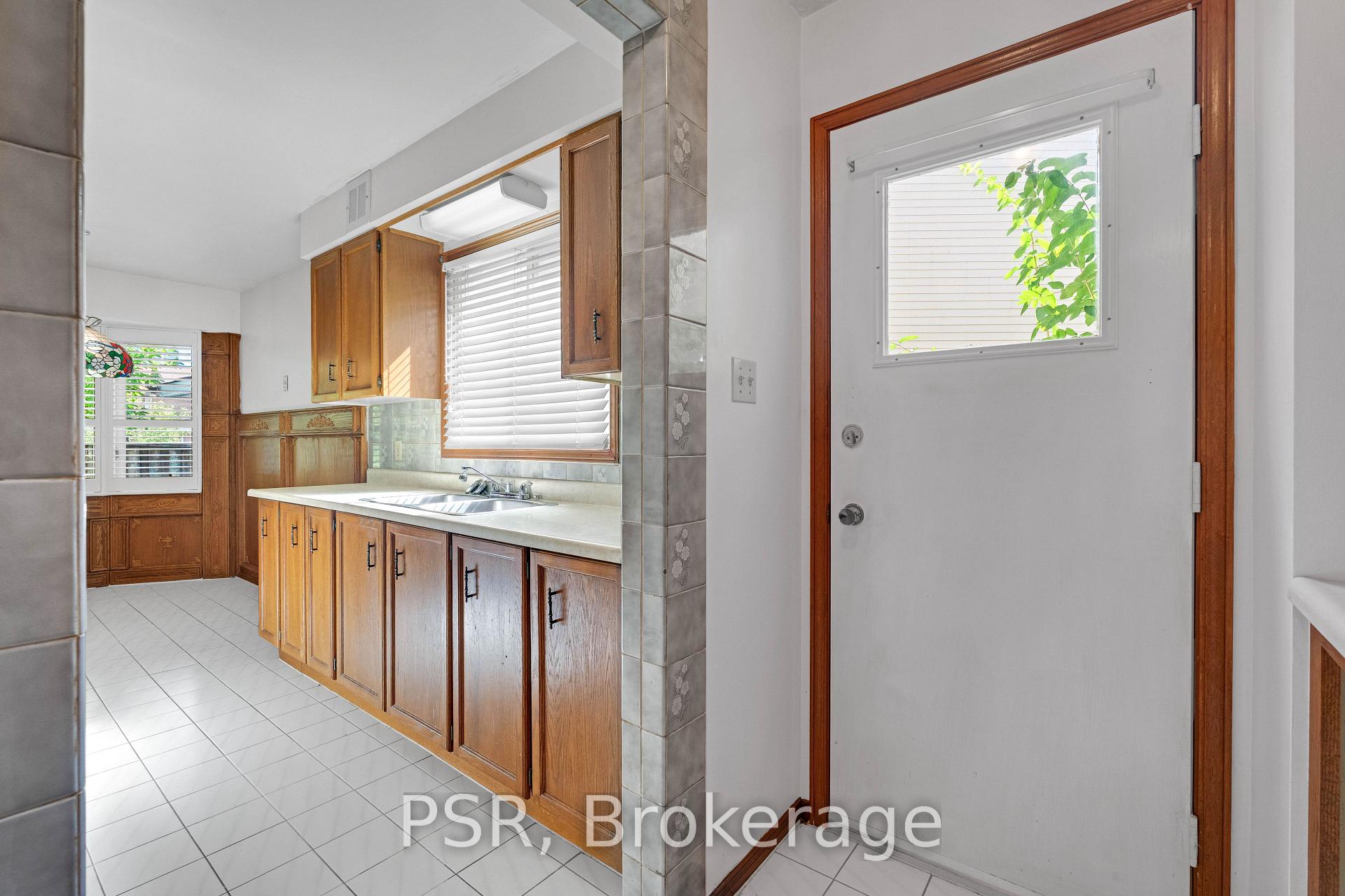 Photo 7 of 4069 Chelmsford Court, Mississauga, Creditview — HOMEH