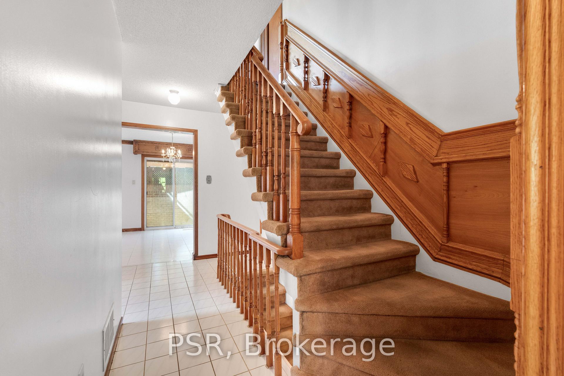 Photo 11 of 4069 Chelmsford Court, Mississauga, Creditview — HOMEH