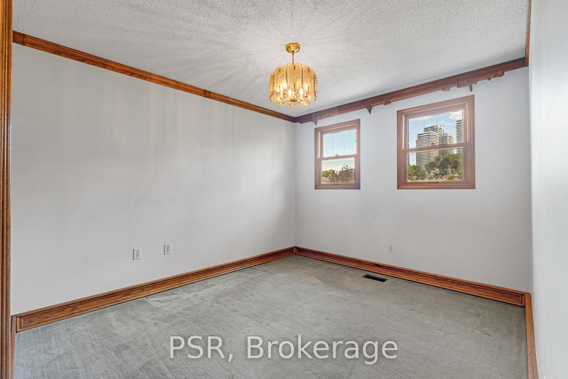 Photo 17 of 4069 Chelmsford Court, Mississauga, Creditview — HOMEH