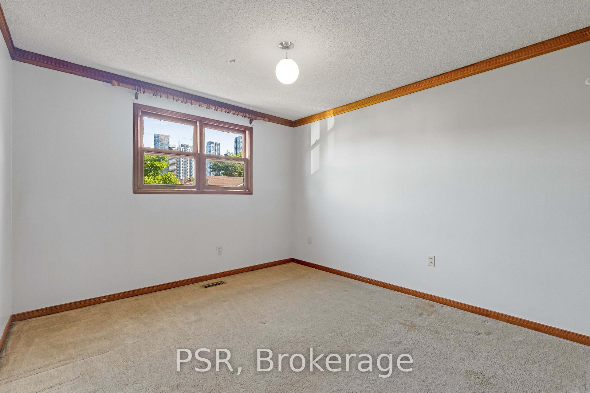 Photo 19 of 4069 Chelmsford Court, Mississauga, Creditview — HOMEH
