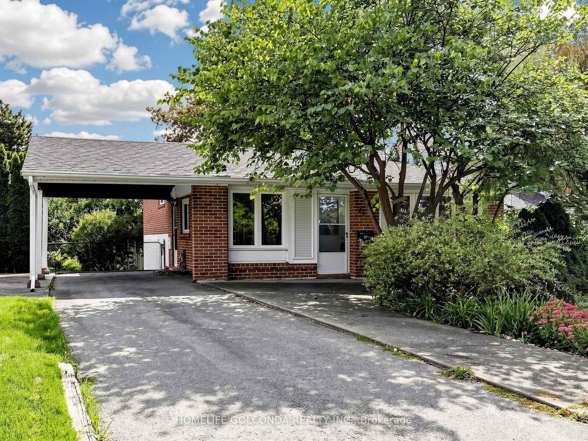 Photo 3 of 21 Grove Park Crescent, North York, Don Valley Village — HOMEH