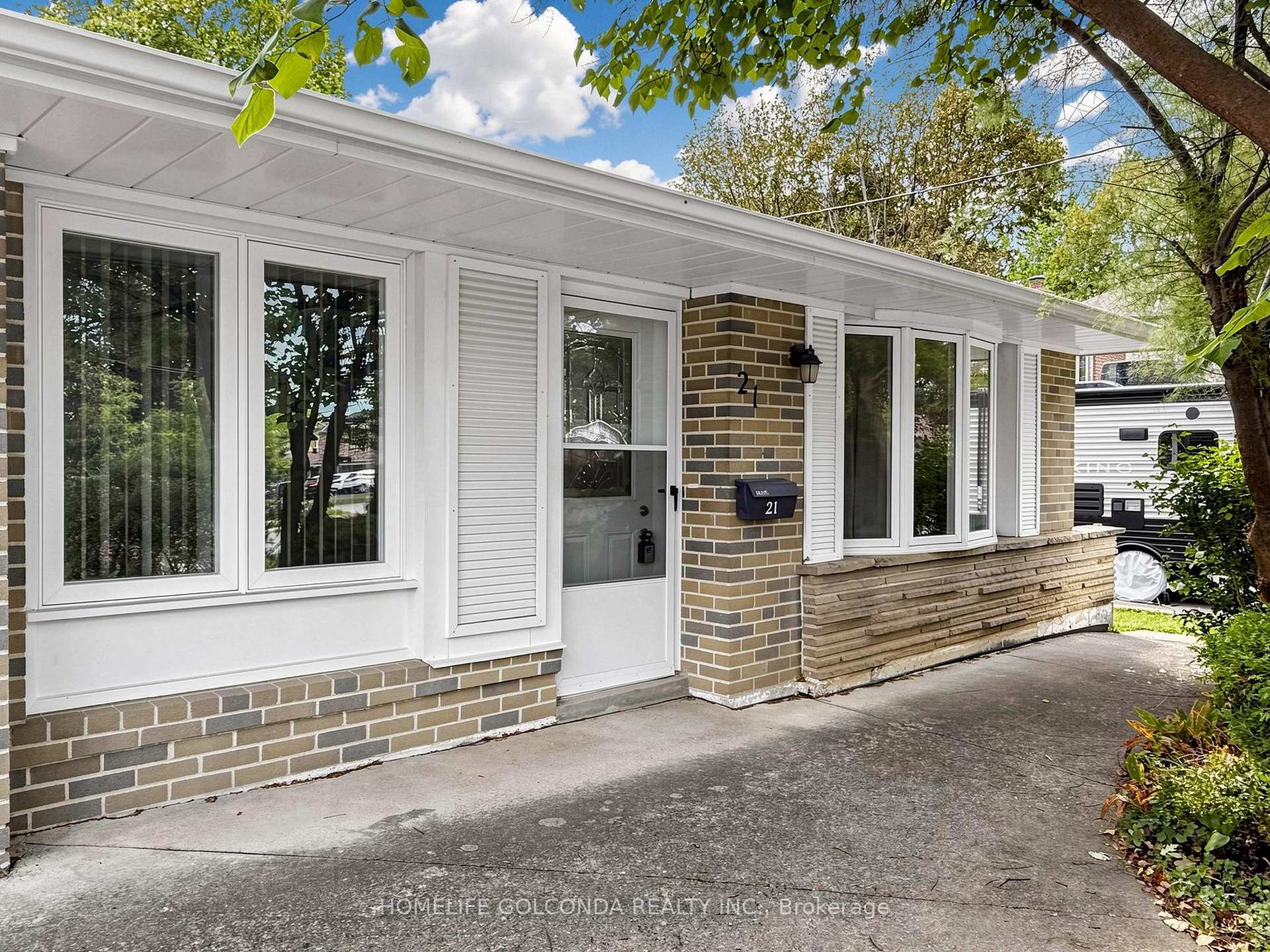 Photo 7 of 21 Grove Park Crescent, North York, Don Valley Village — HOMEH