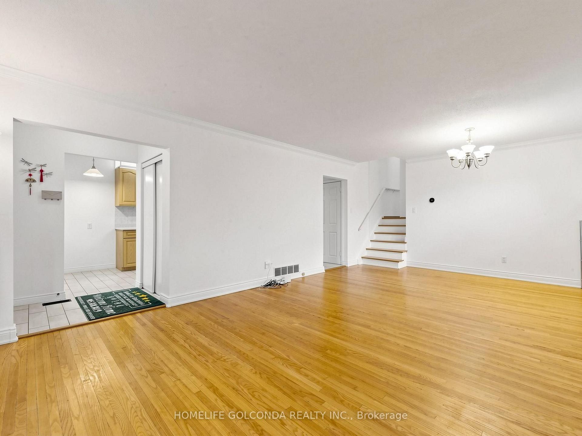 Photo 9 of 21 Grove Park Crescent, North York, Don Valley Village — HOMEH
