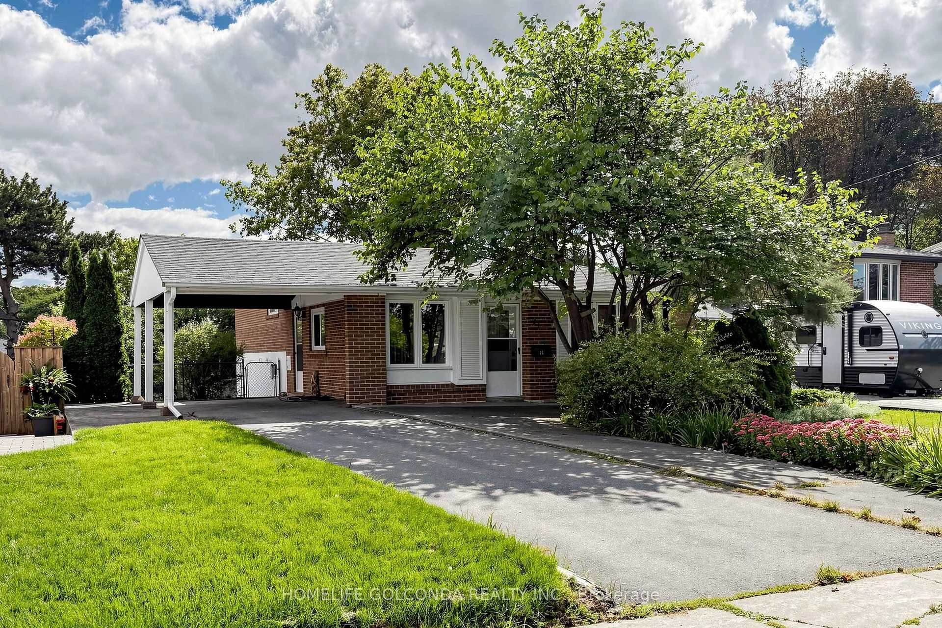 Photo 1 of 21 Grove Park Crescent, North York, Don Valley Village — HOMEH