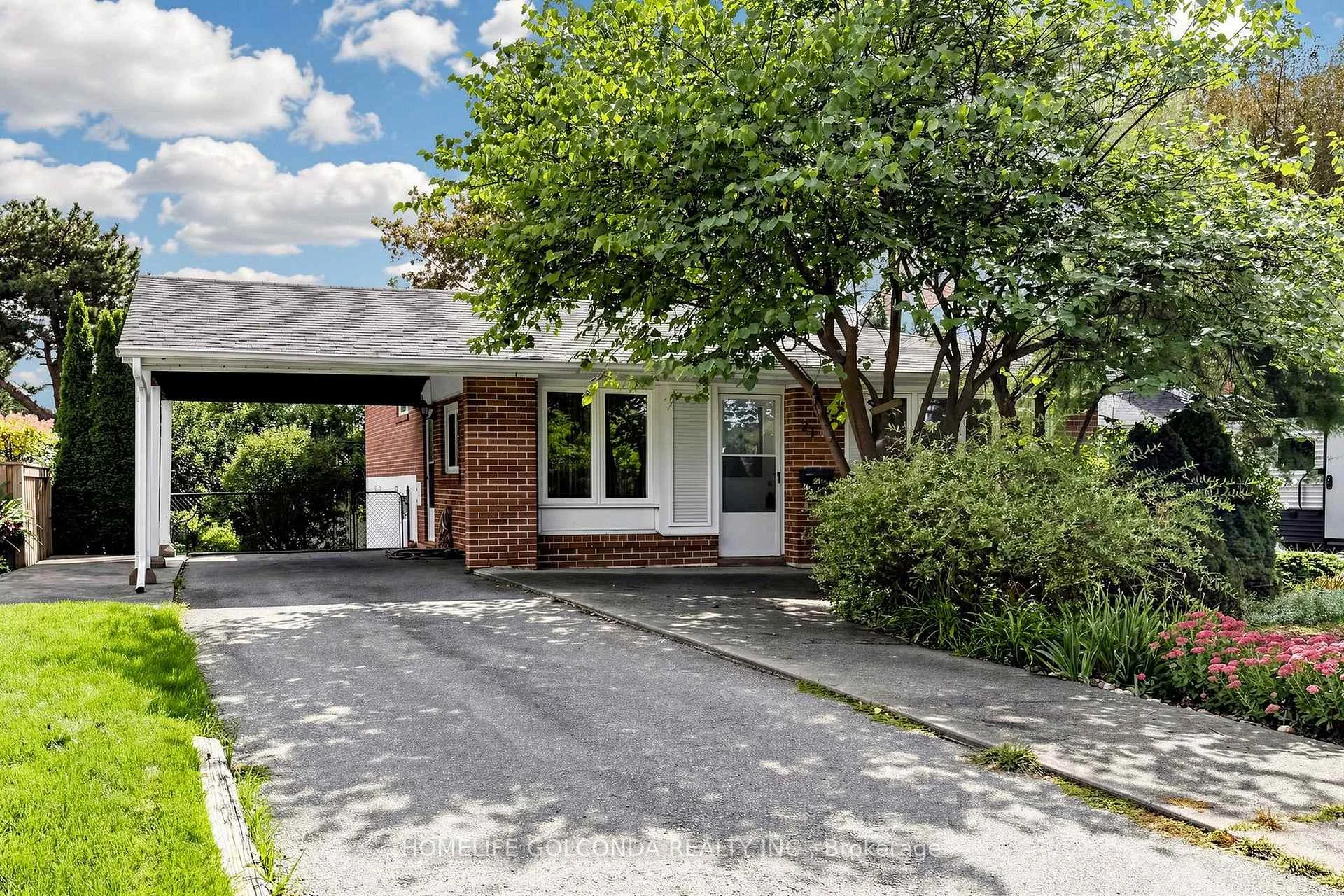Photo 4 of 21 Grove Park Crescent, North York, Don Valley Village — HOMEH