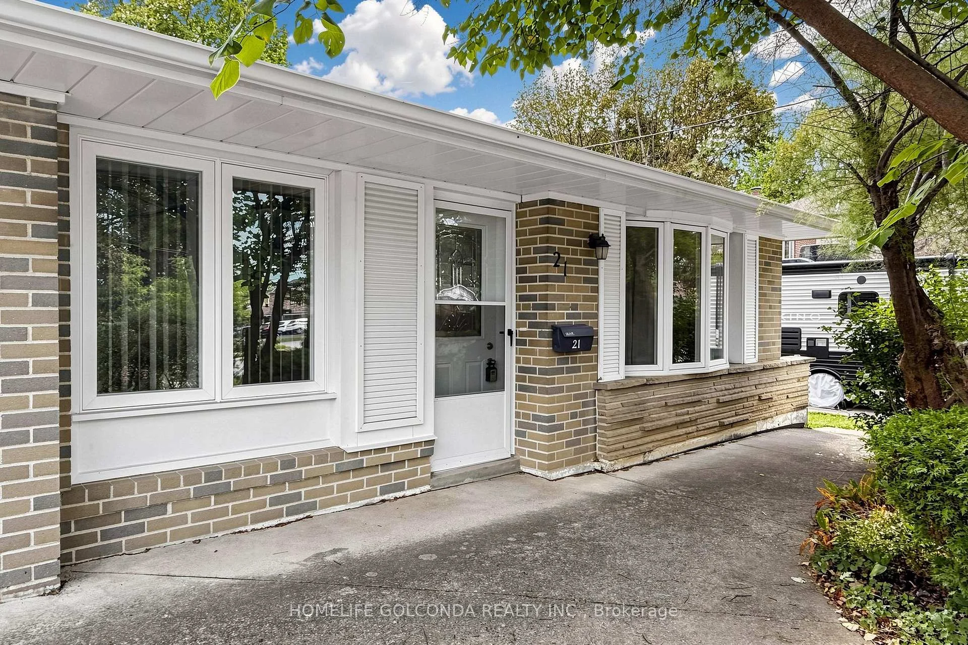 Photo 8 of 21 Grove Park Crescent, North York, Don Valley Village — HOMEH