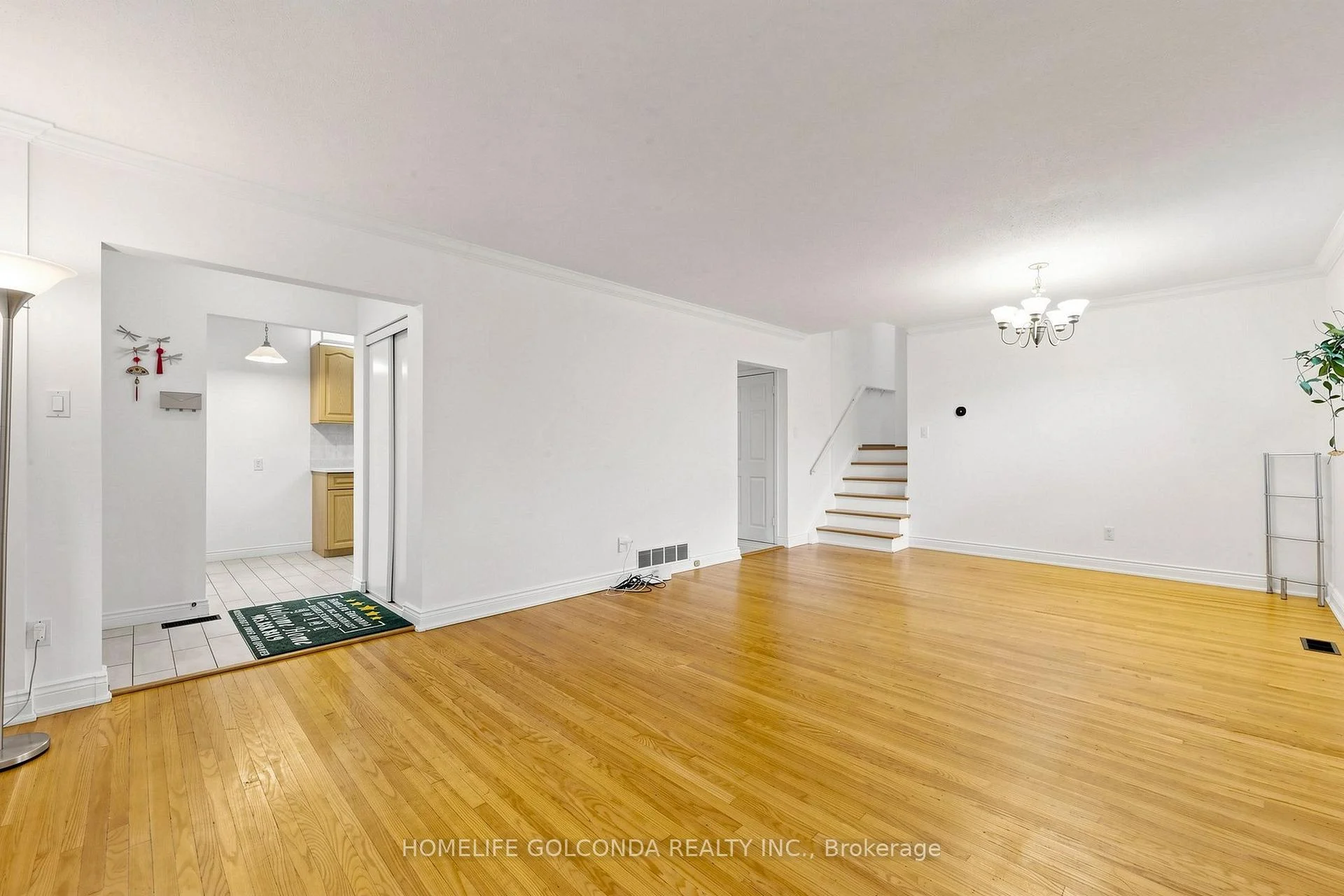 Photo 10 of 21 Grove Park Crescent, North York, Don Valley Village — HOMEH