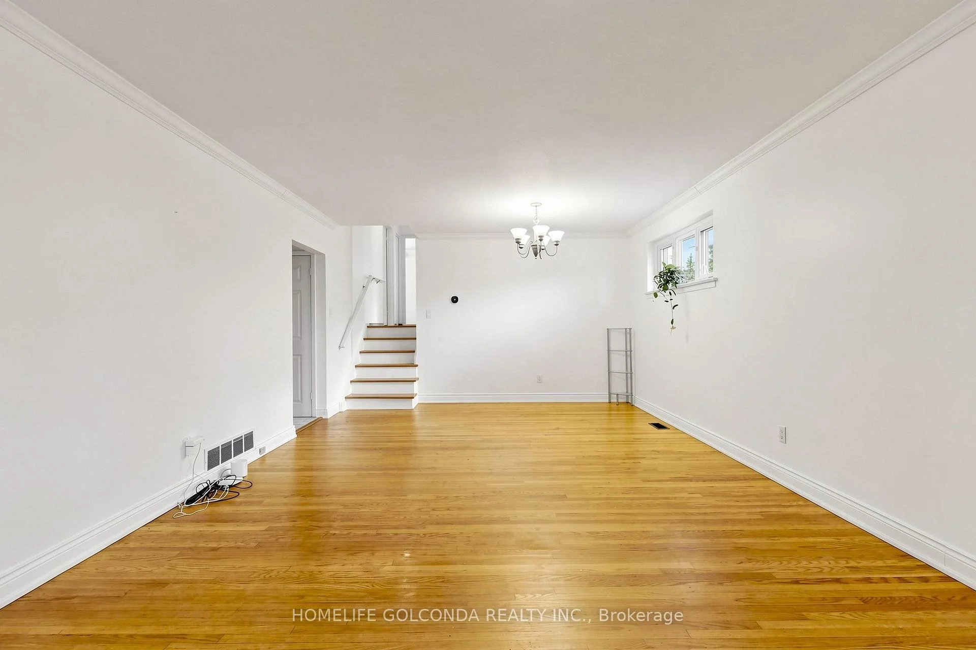 Photo 12 of 21 Grove Park Crescent, North York, Don Valley Village — HOMEH