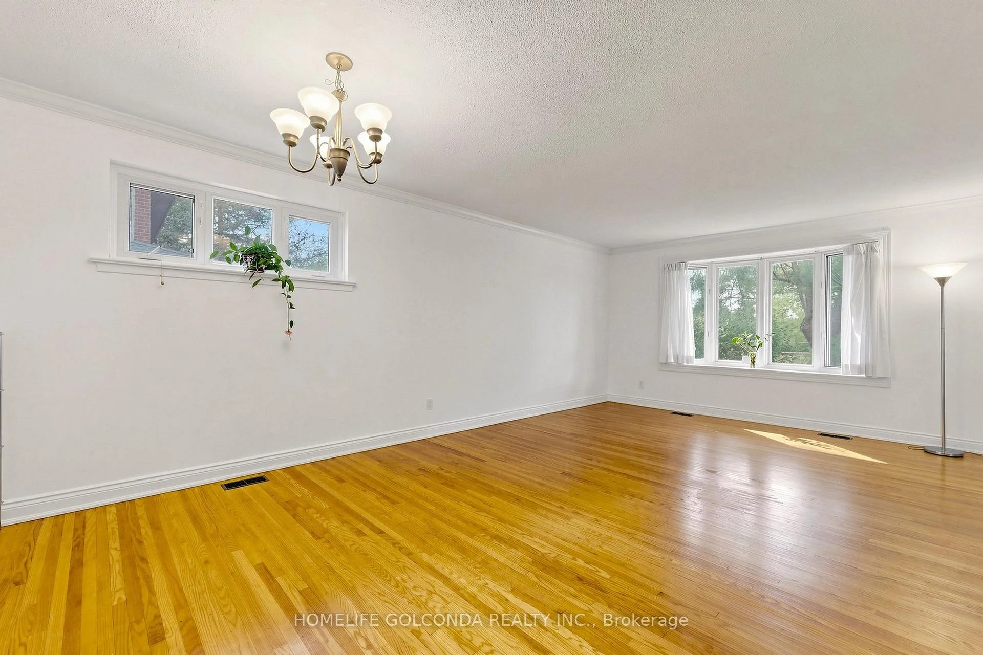 Photo 14 of 21 Grove Park Crescent, North York, Don Valley Village — HOMEH