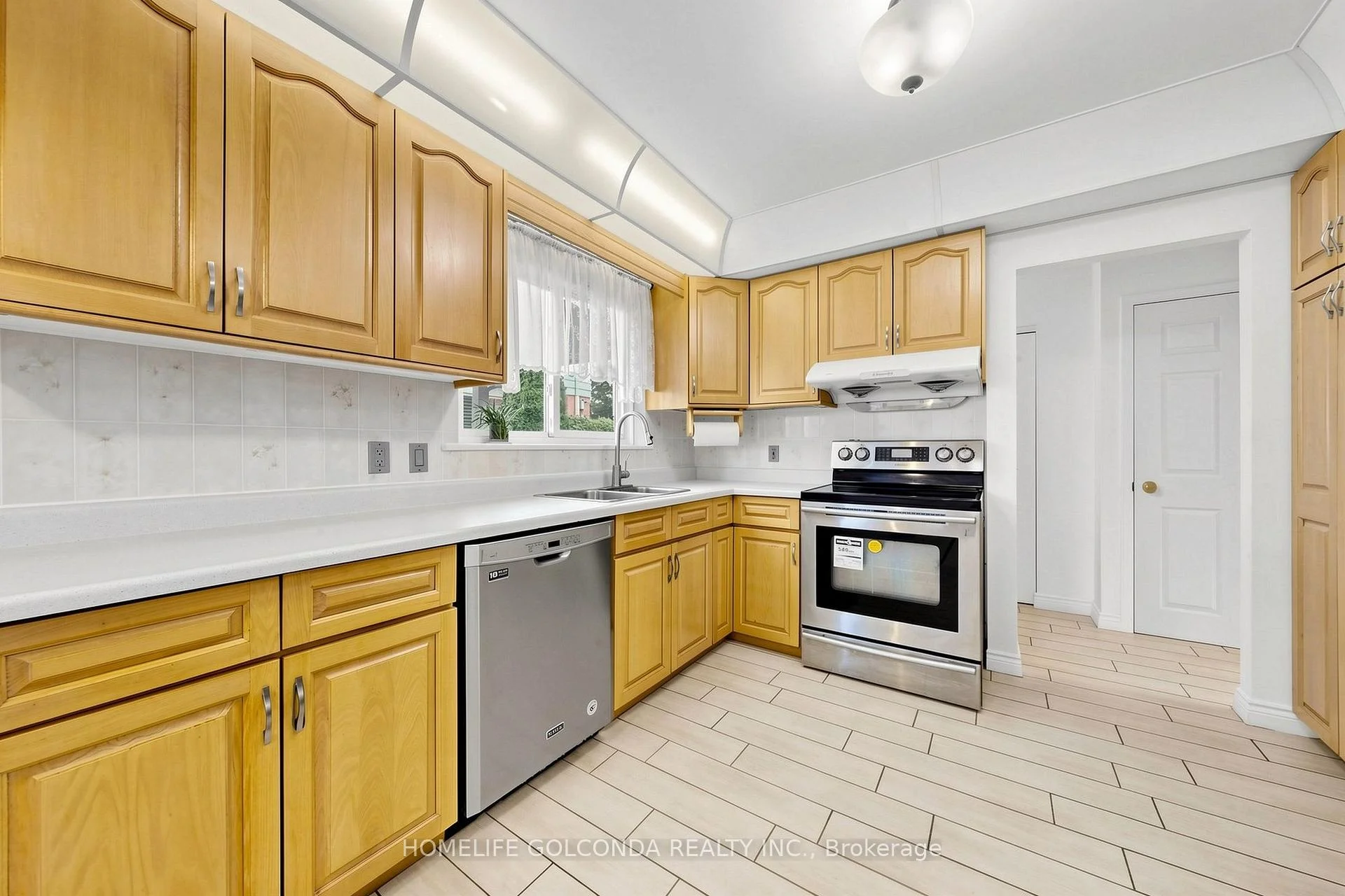 Photo 22 of 21 Grove Park Crescent, North York, Don Valley Village — HOMEH