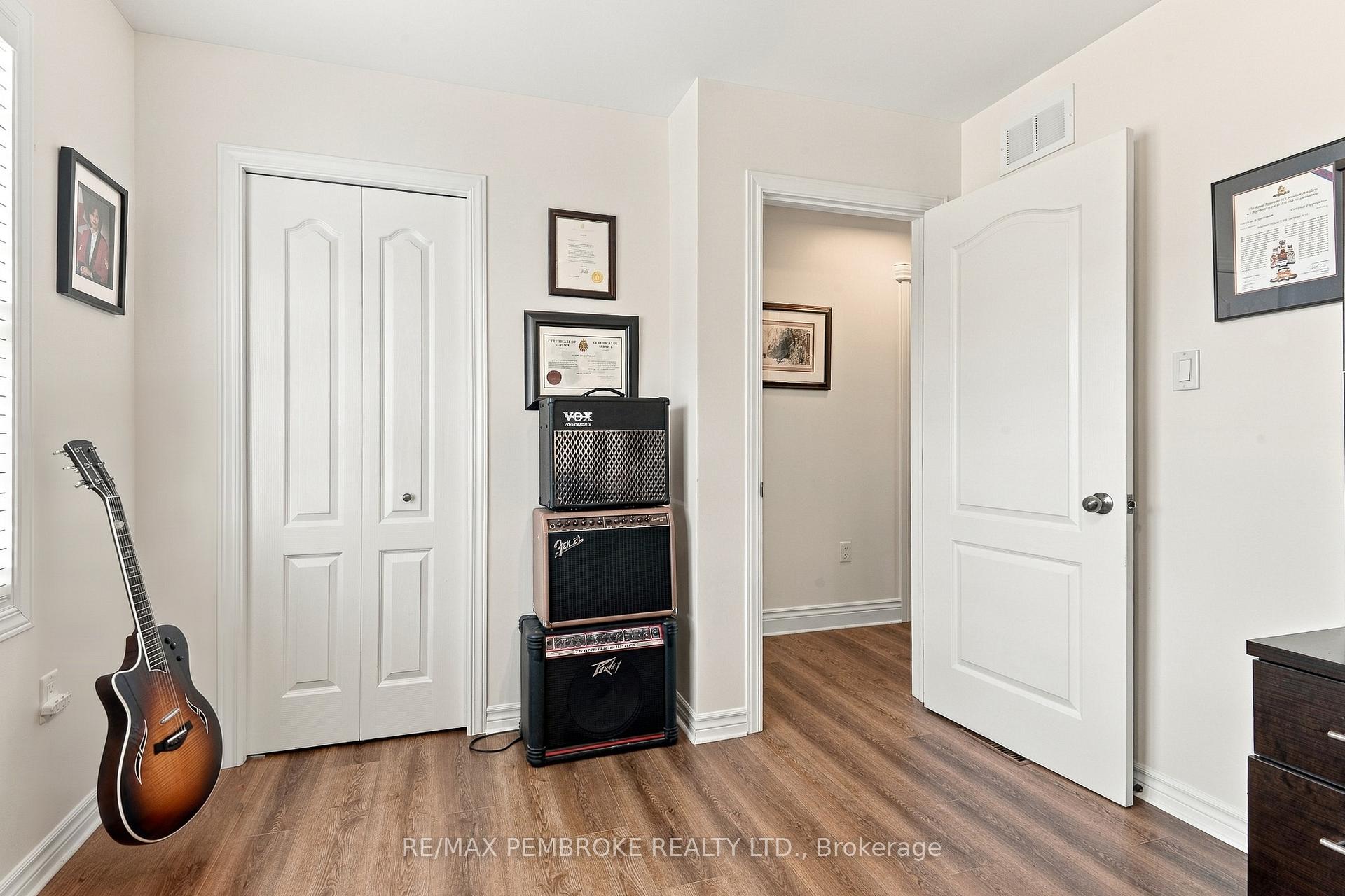 Photo 28 of 221 Oriole Crescent, Petawawa, Petawawa — HOMEH