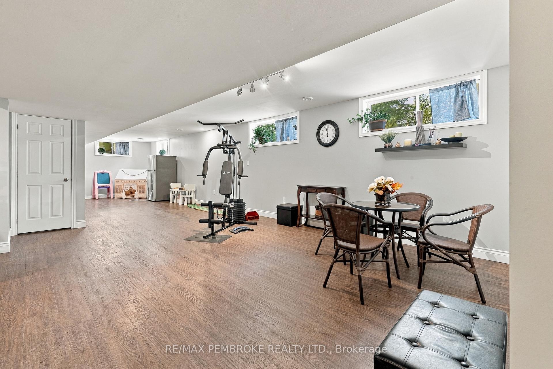 Photo 41 of 221 Oriole Crescent, Petawawa, Petawawa — HOMEH