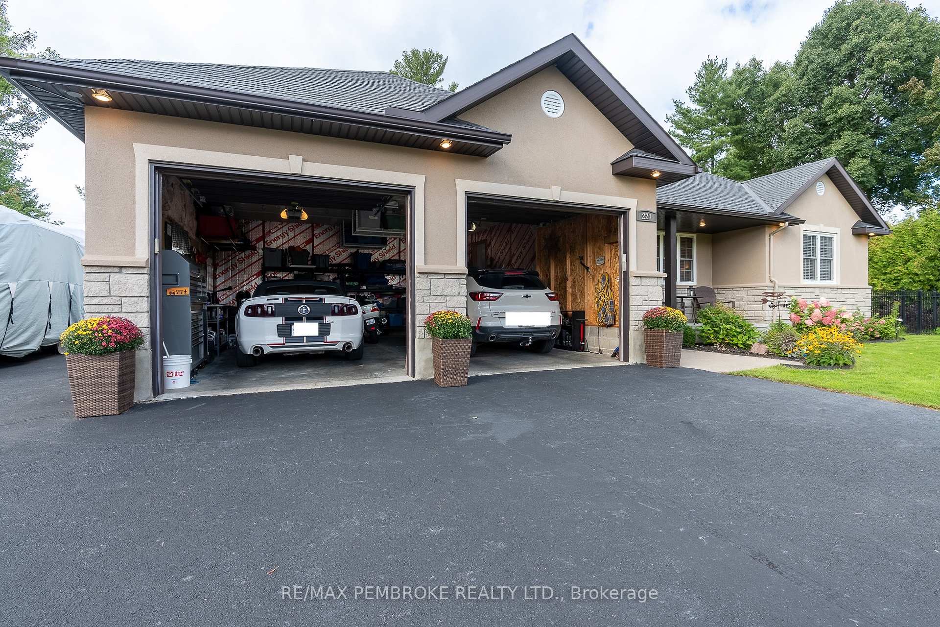 Photo 47 of 221 Oriole Crescent, Petawawa, Petawawa — HOMEH