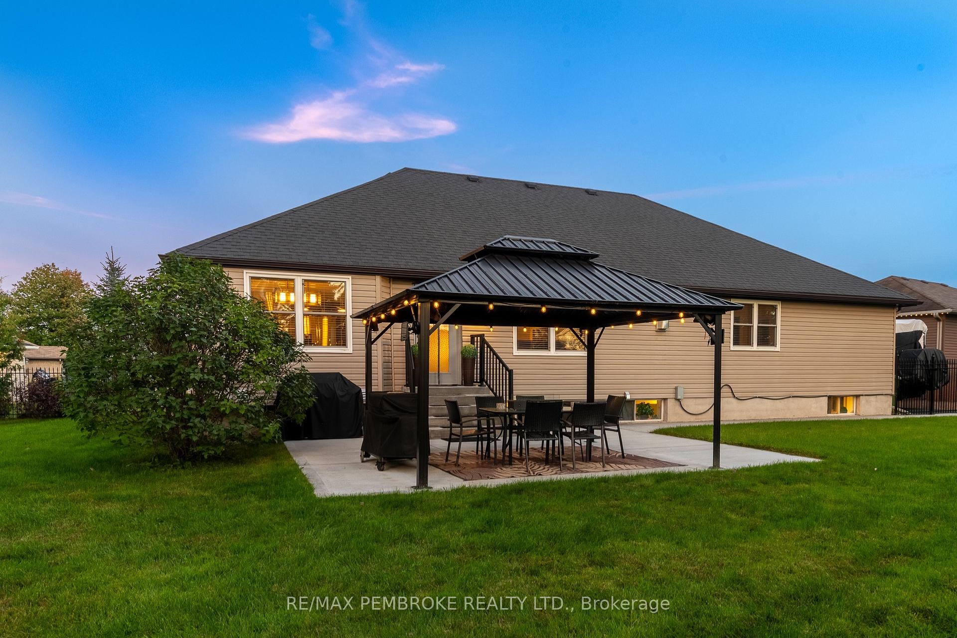 Photo 48 of 221 Oriole Crescent, Petawawa, Petawawa — HOMEH