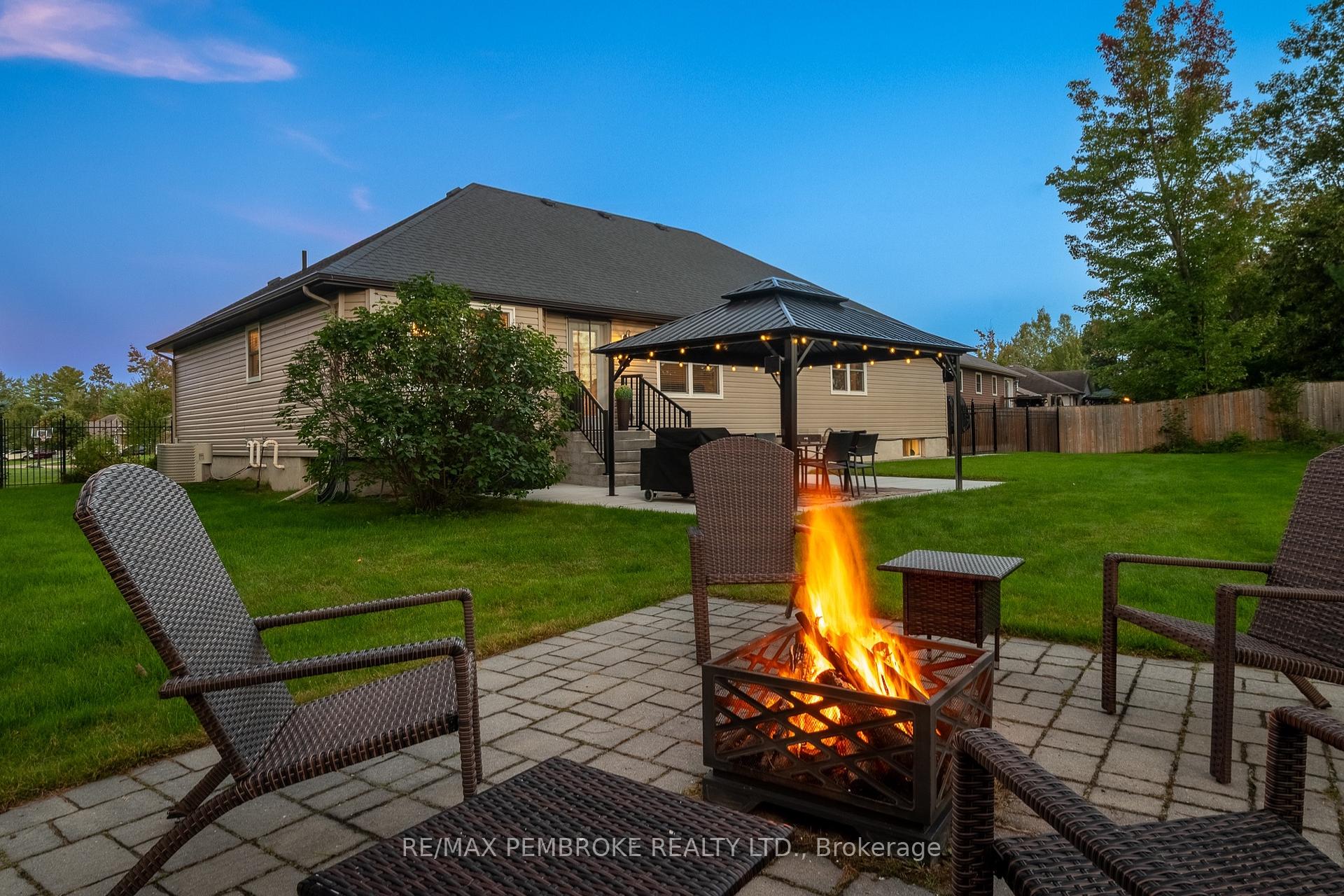 Photo 49 of 221 Oriole Crescent, Petawawa, Petawawa — HOMEH