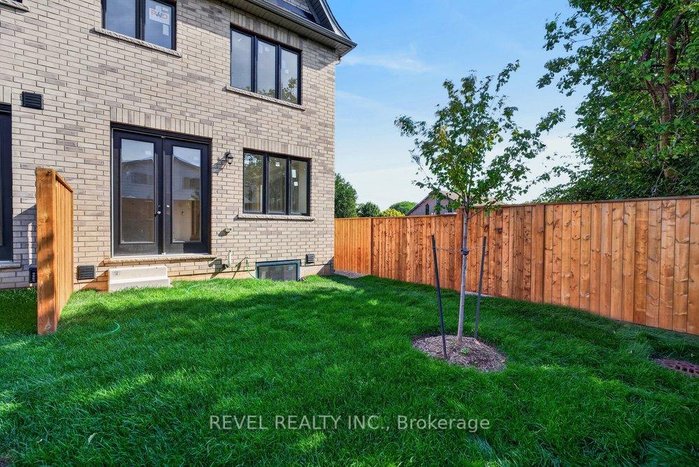 Photo 5 of 3173 Maplehill Drive, Burlington, Roseland — HOMEH