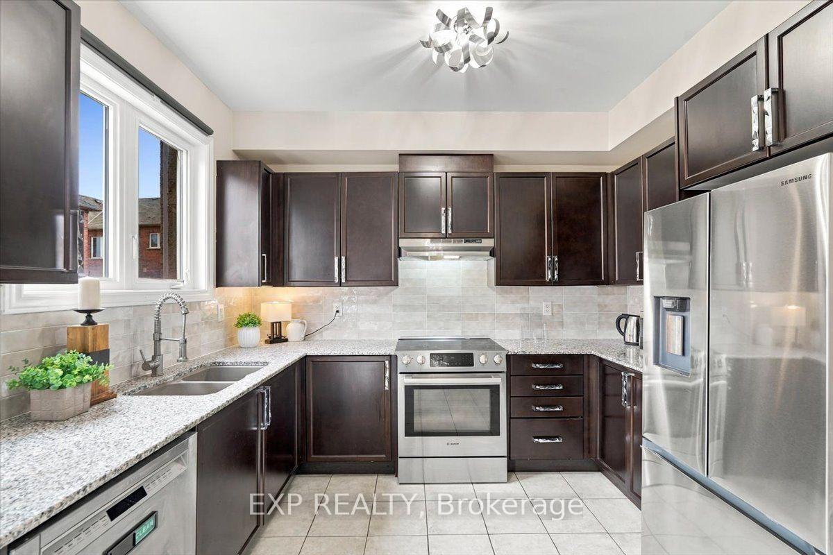 Photo 14 of 27 Rockbrook Trail, Brampton, Northwest Brampton — HOMEH