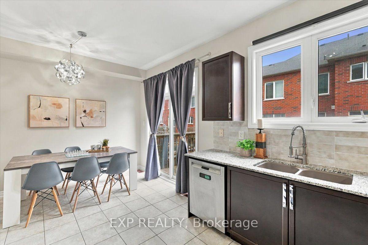 Photo 16 of 27 Rockbrook Trail, Brampton, Northwest Brampton — HOMEH