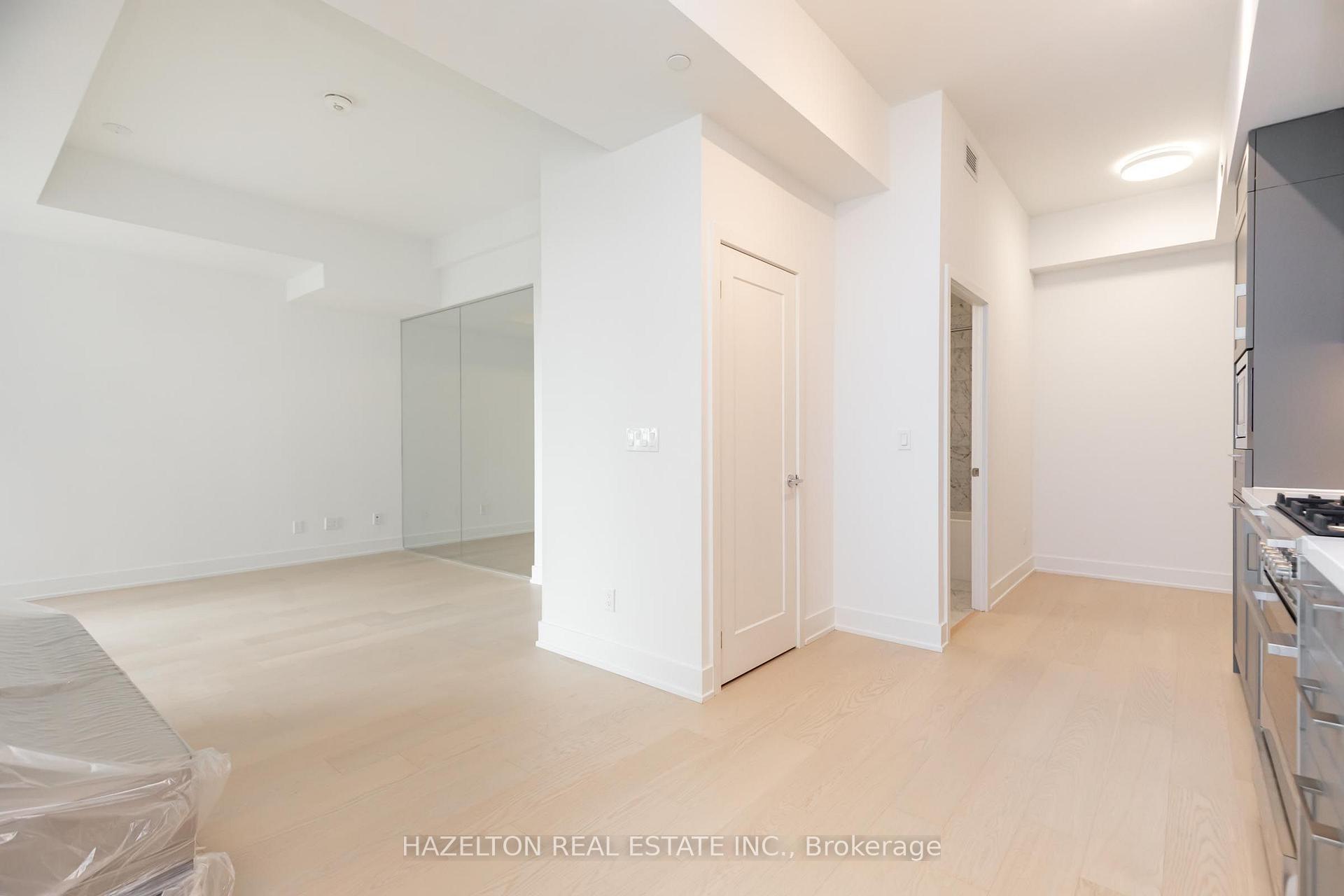 Photo 2 of Unit 706, 8 Manor Road W, Toronto, Yonge-Eglinton — HOMEH