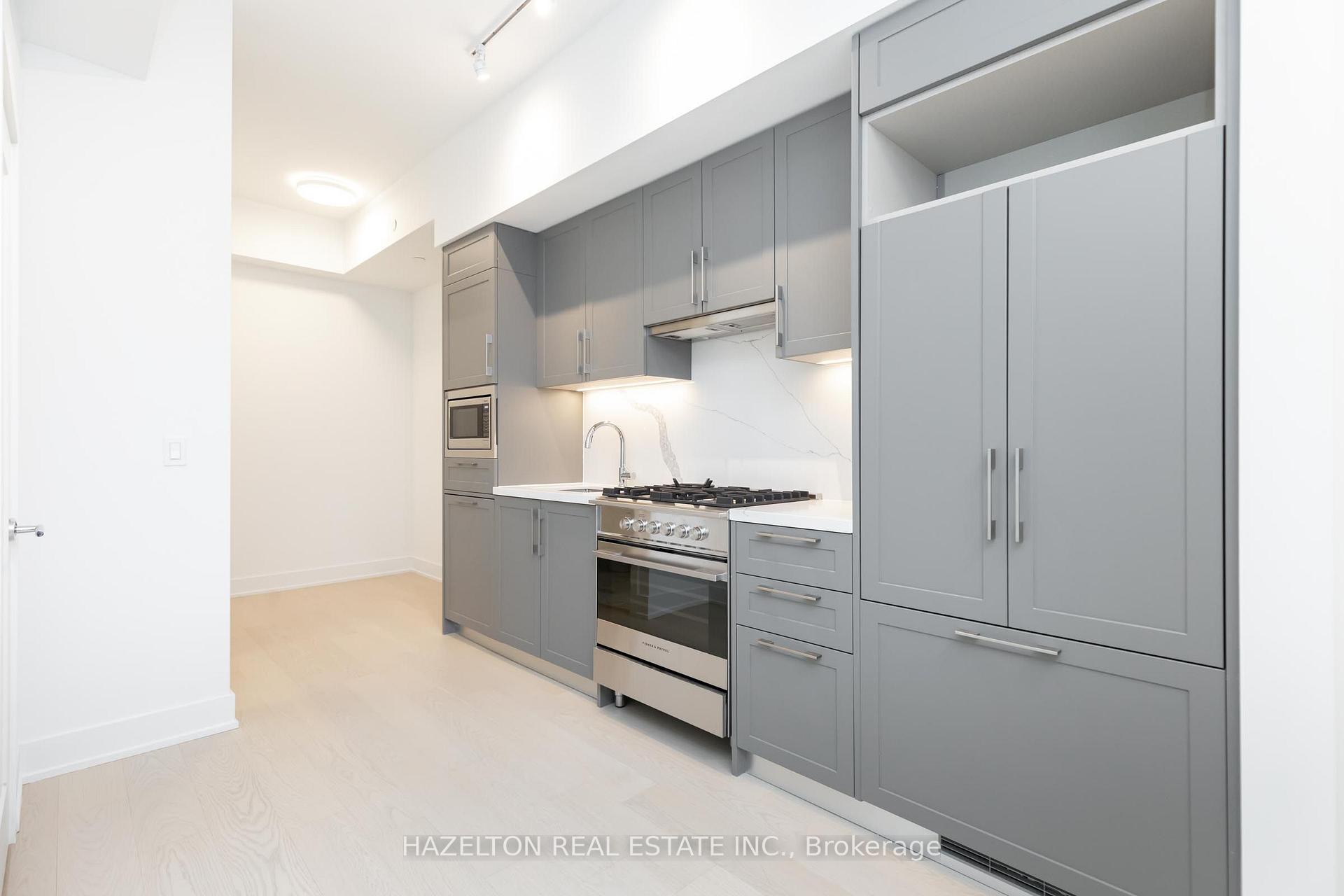 Photo 6 of Unit 706, 8 Manor Road W, Toronto, Yonge-Eglinton — HOMEH