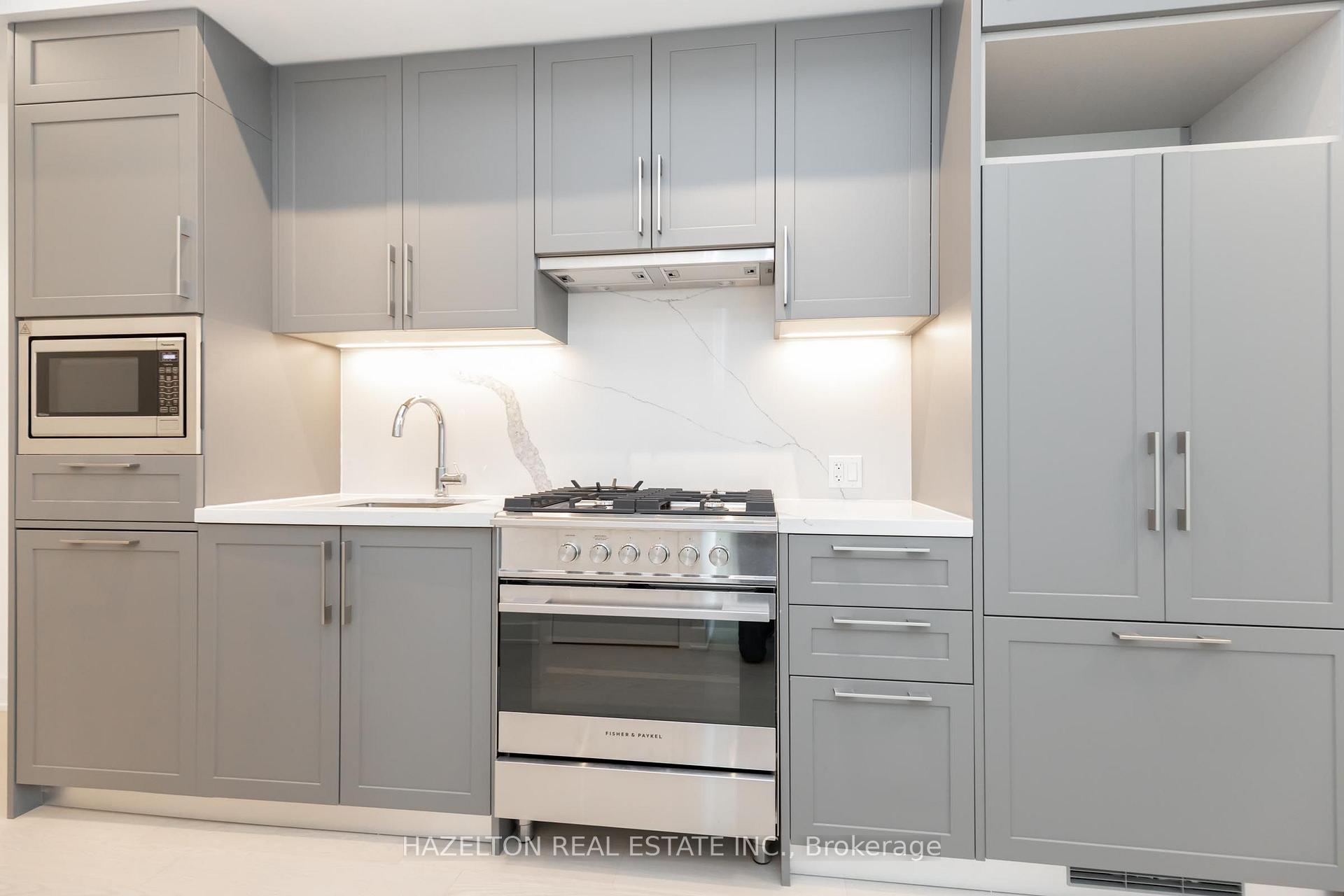 Photo 7 of Unit 706, 8 Manor Road W, Toronto, Yonge-Eglinton — HOMEH