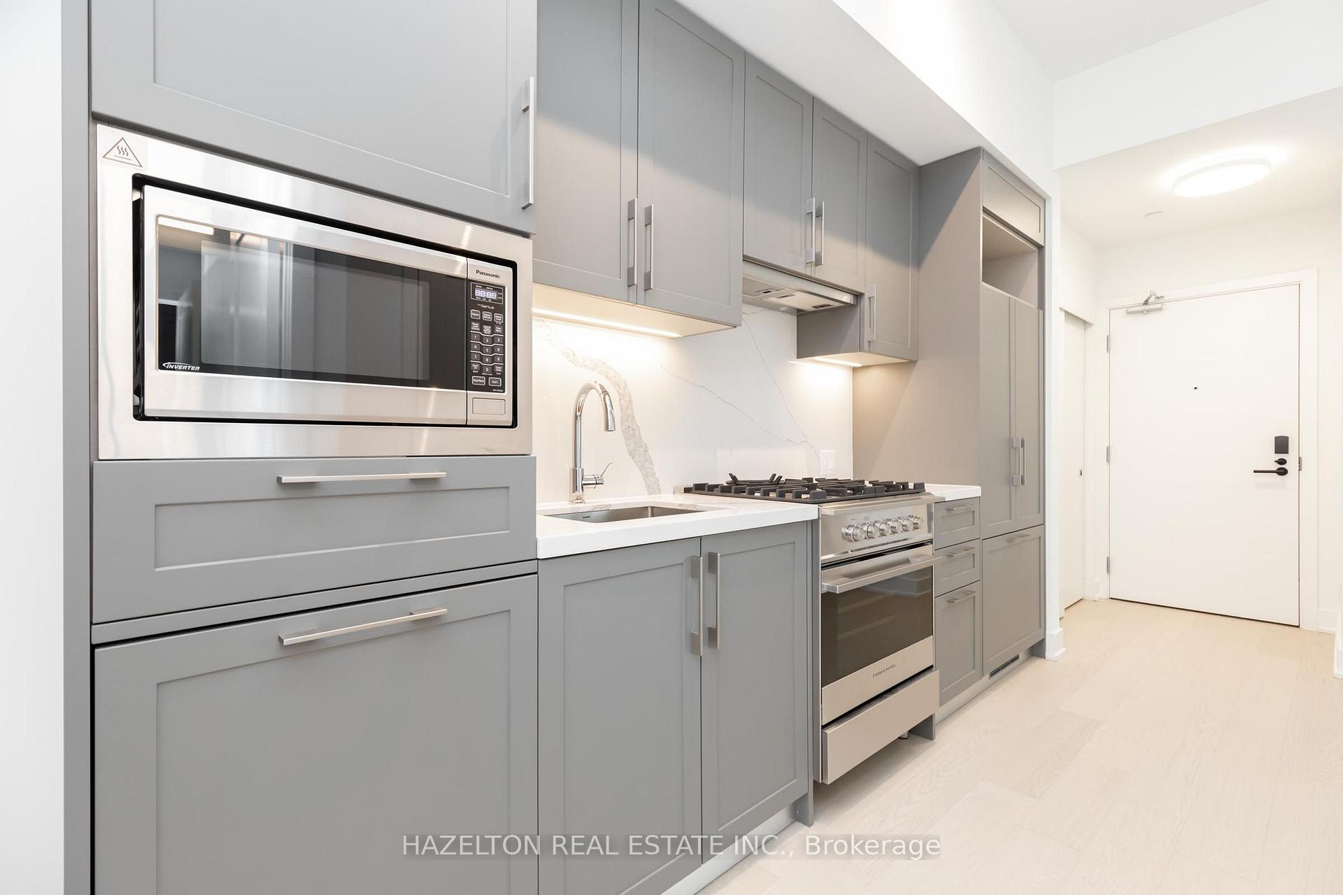 Photo 9 of Unit 706, 8 Manor Road W, Toronto, Yonge-Eglinton — HOMEH