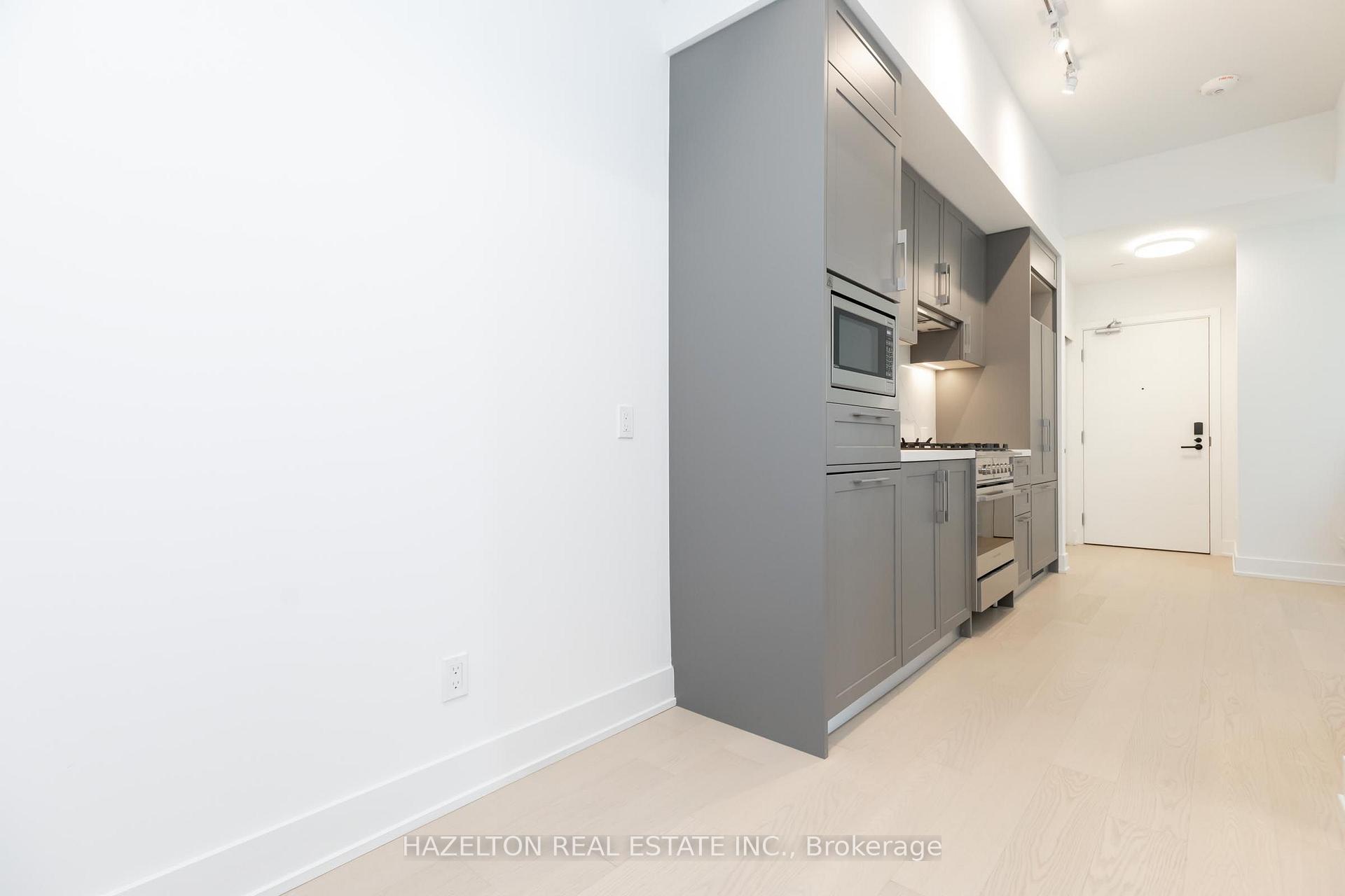 Photo 11 of Unit 706, 8 Manor Road W, Toronto, Yonge-Eglinton — HOMEH