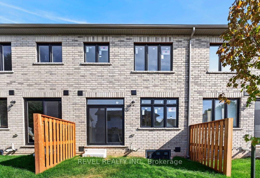 Photo 4 of 3175 Maplehill Drive, Burlington, Roseland — HOMEH