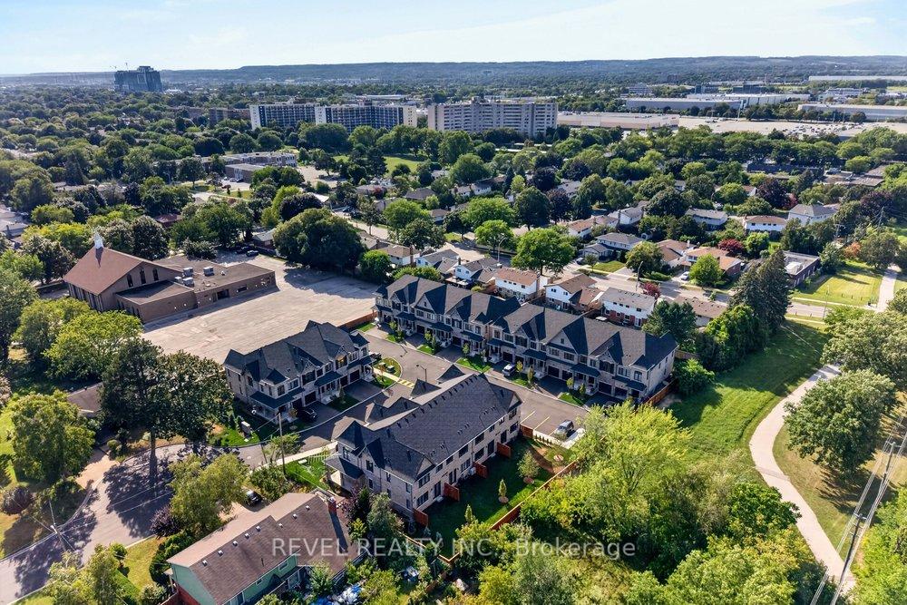 Photo 47 of 3175 Maplehill Drive, Burlington, Roseland — HOMEH
