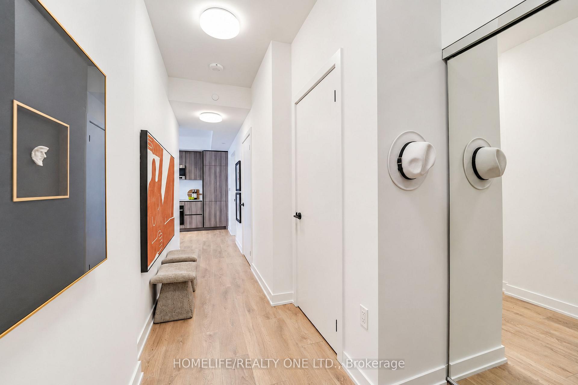 Photo 5 of Unit 1111, 117 Broadway Avenue, Toronto, Mount Pleasant West — HOMEH