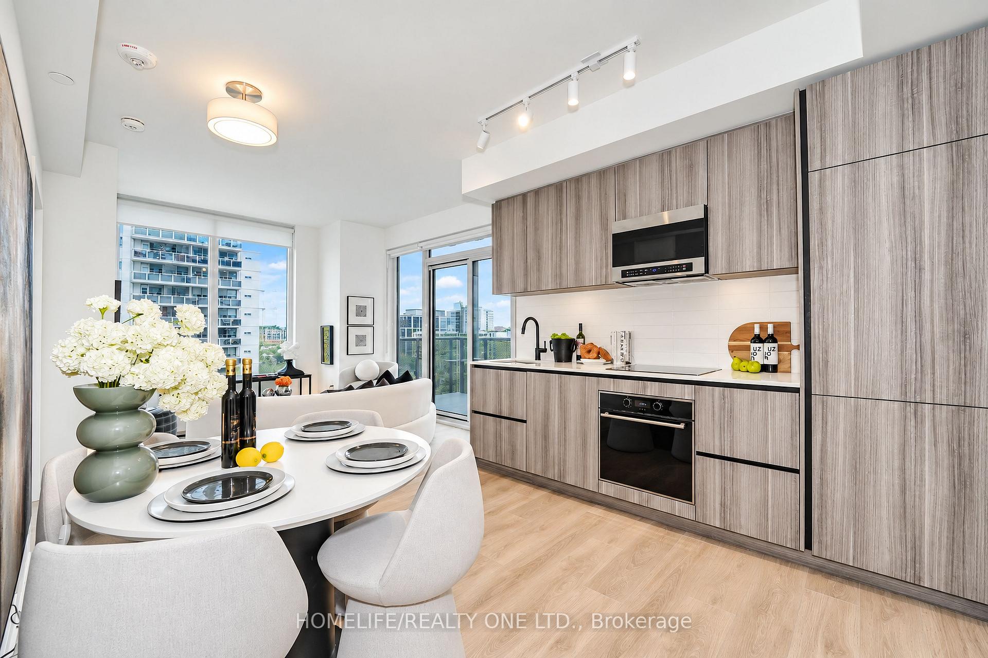 Photo 6 of Unit 1111, 117 Broadway Avenue, Toronto, Mount Pleasant West — HOMEH