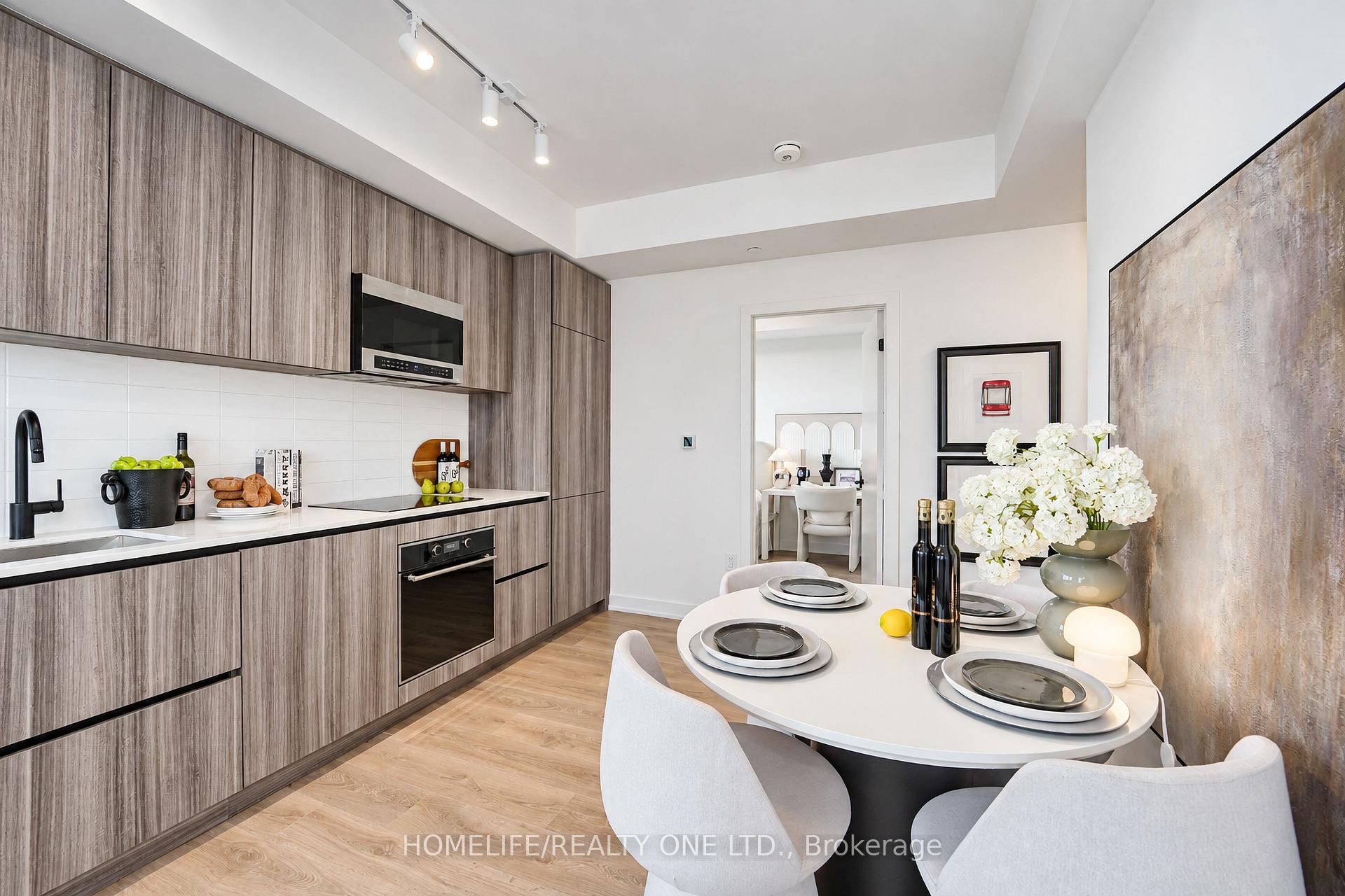 Photo 10 of Unit 1111, 117 Broadway Avenue, Toronto, Mount Pleasant West — HOMEH