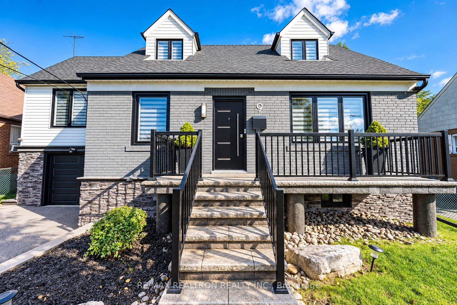 Photo 2 of 9 Ingleside Drive, North York, Downsview-Roding-CFB — HOMEH