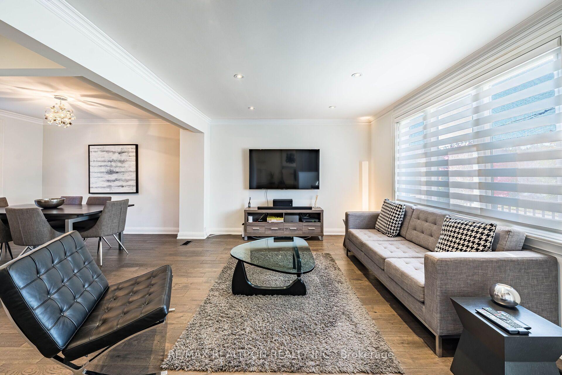Photo 4 of 9 Ingleside Drive, North York, Downsview-Roding-CFB — HOMEH