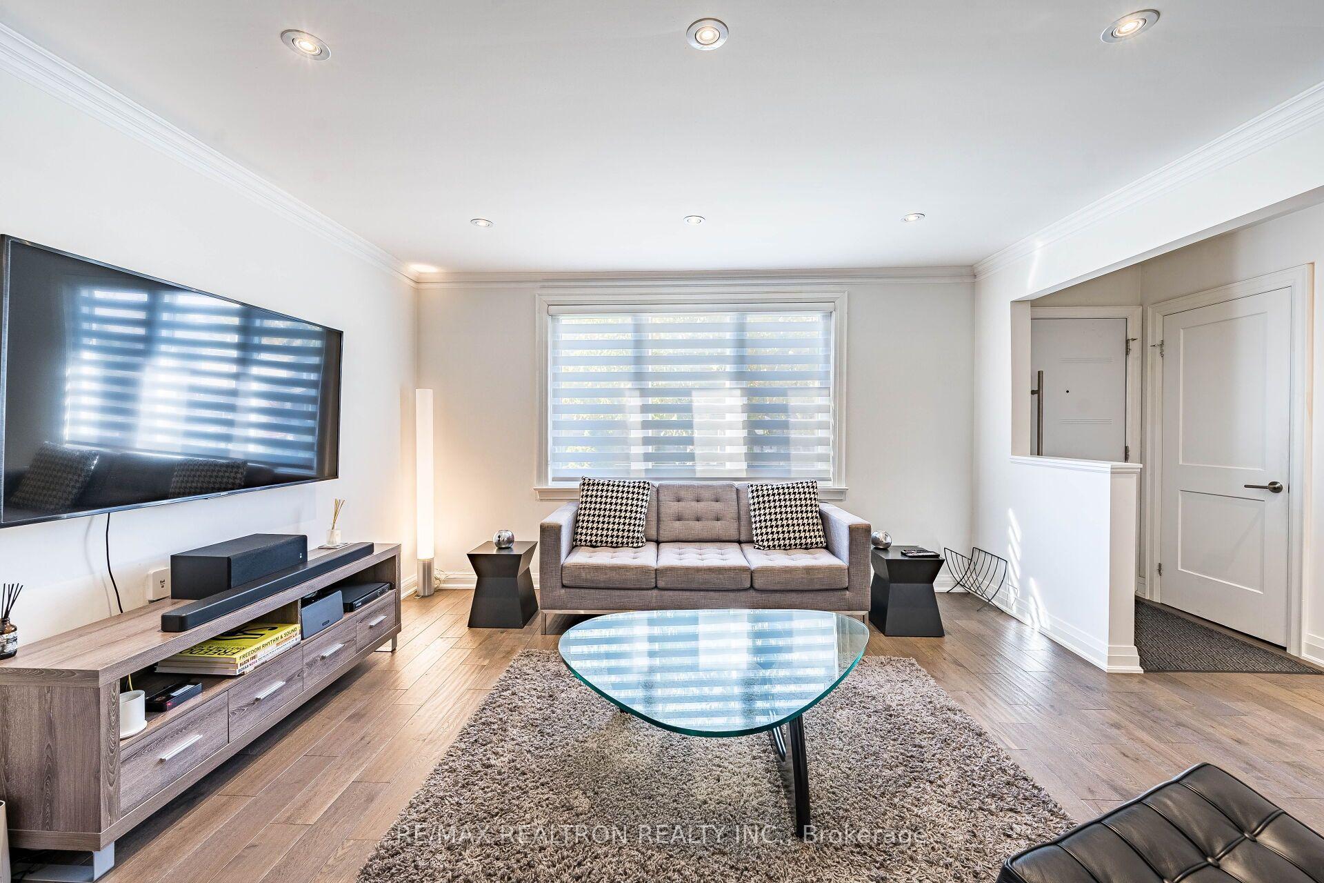 Photo 6 of 9 Ingleside Drive, North York, Downsview-Roding-CFB — HOMEH