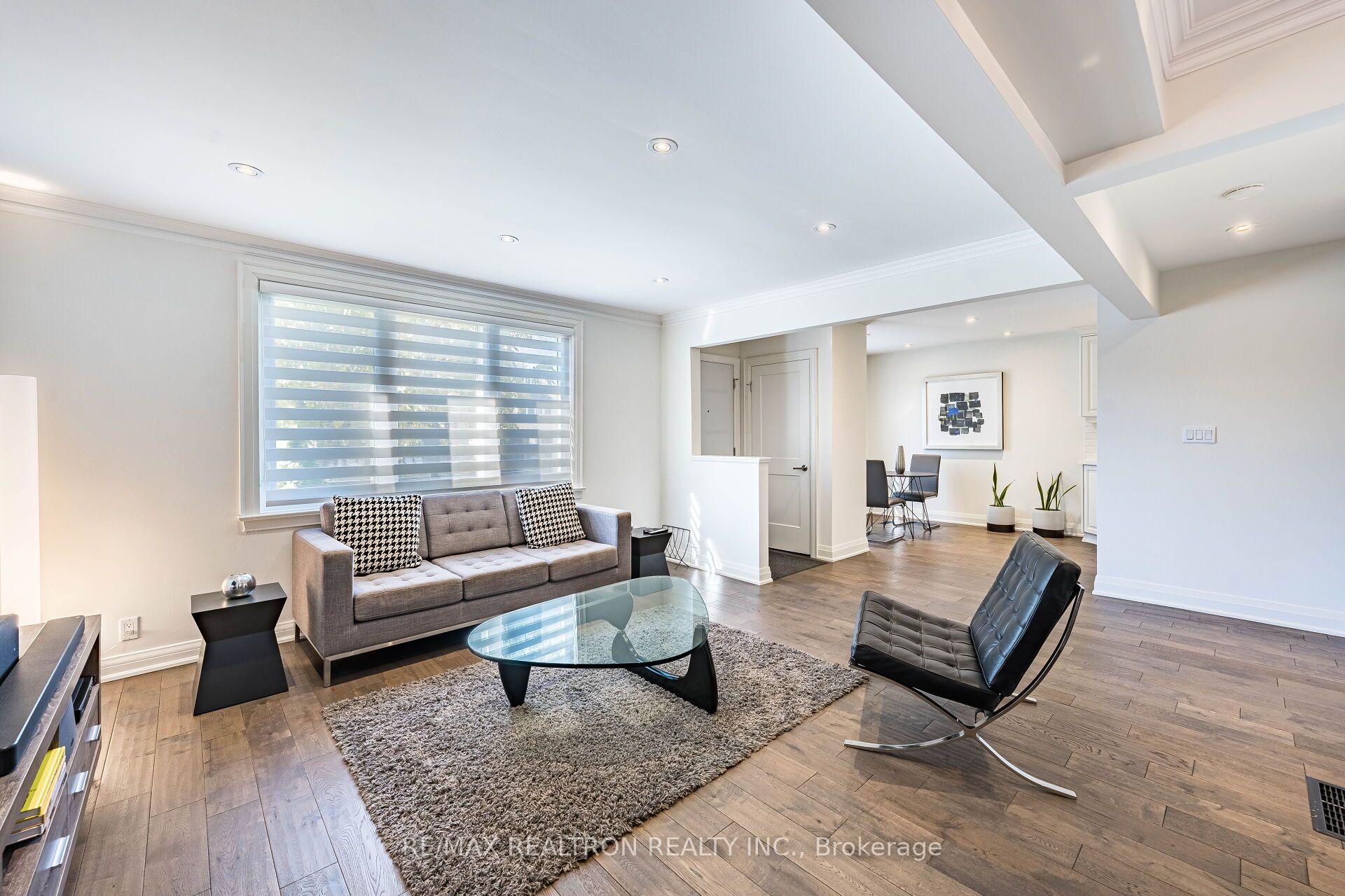 Photo 7 of 9 Ingleside Drive, North York, Downsview-Roding-CFB — HOMEH