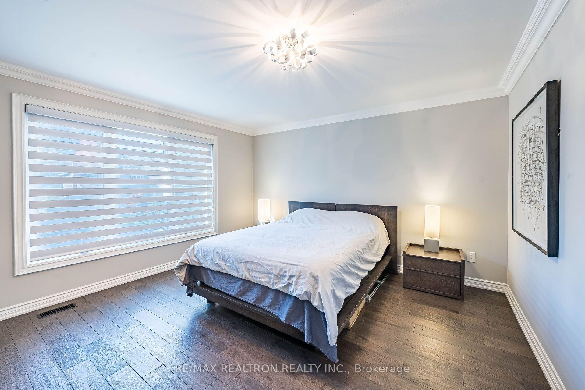 Photo 23 of 9 Ingleside Drive, North York, Downsview-Roding-CFB — HOMEH
