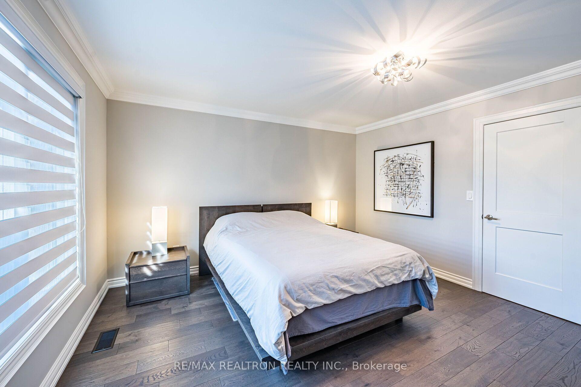 Photo 24 of 9 Ingleside Drive, North York, Downsview-Roding-CFB — HOMEH