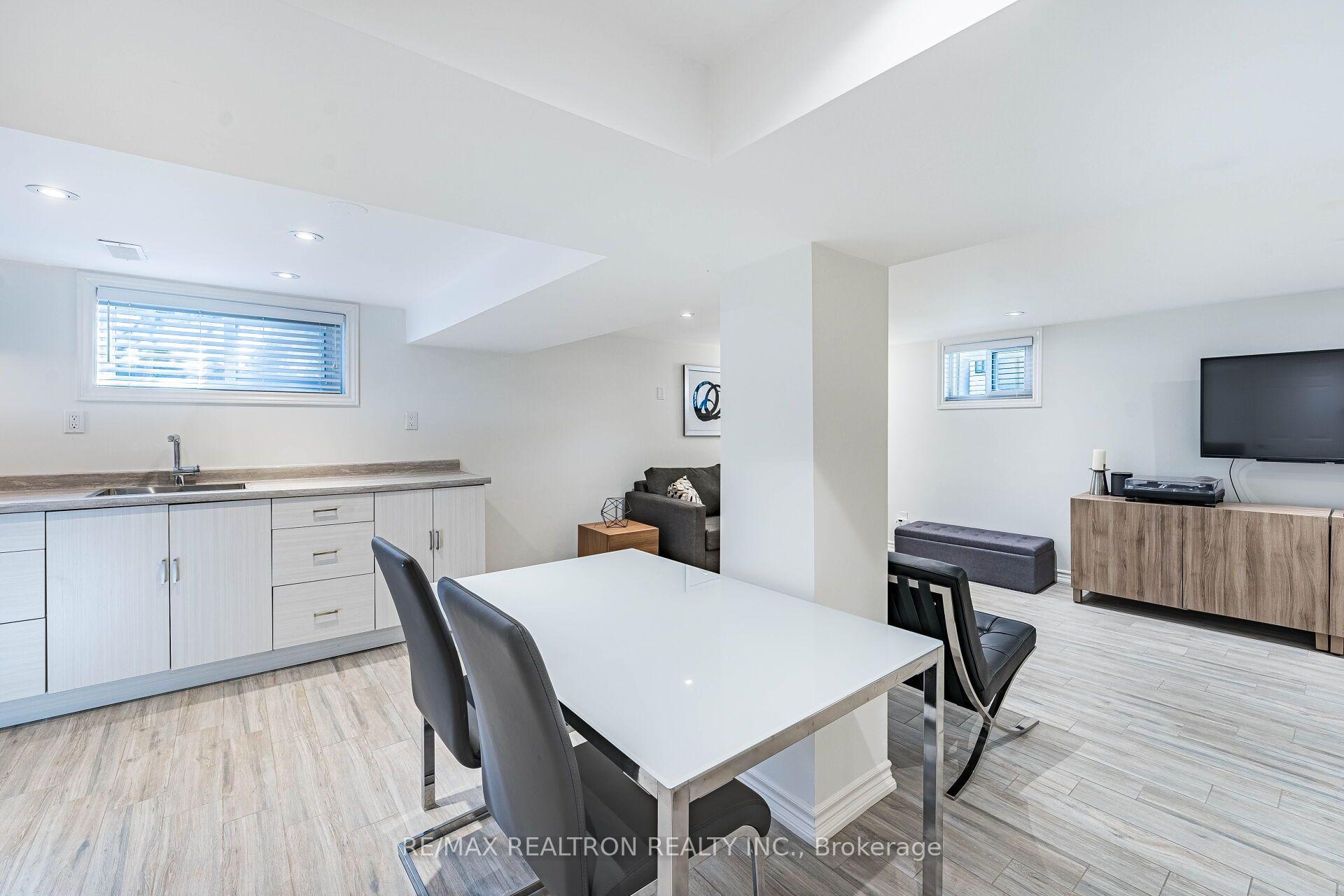 Photo 42 of 9 Ingleside Drive, North York, Downsview-Roding-CFB — HOMEH